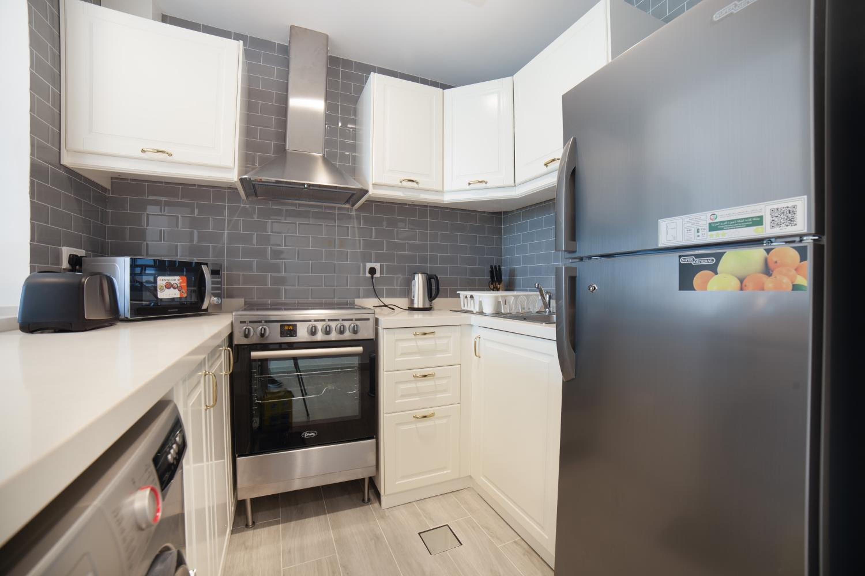 LUXE Studio Near Discovery Gardens Metro Station