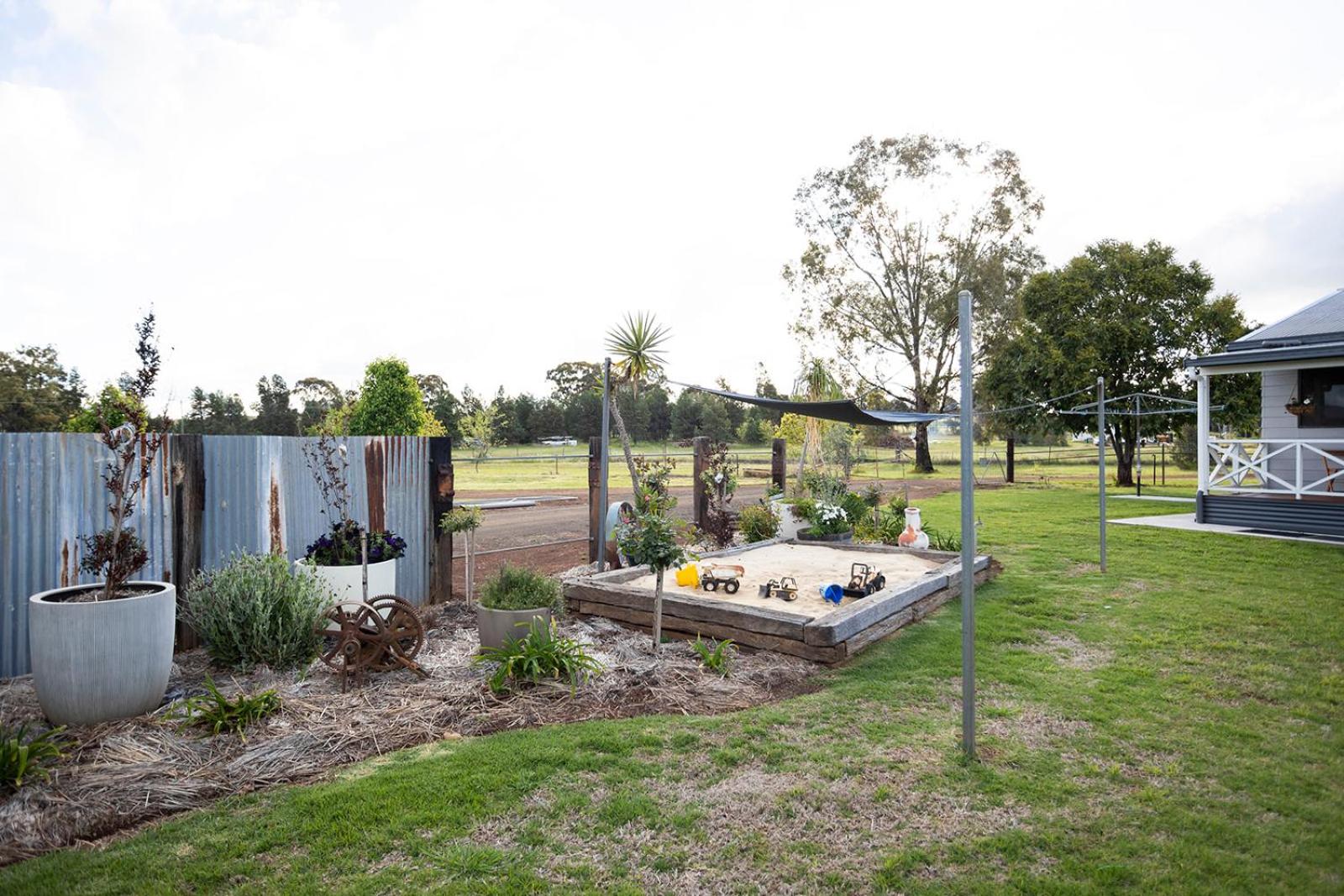 EdenValley Private Manicured Gardens with Fire Pit