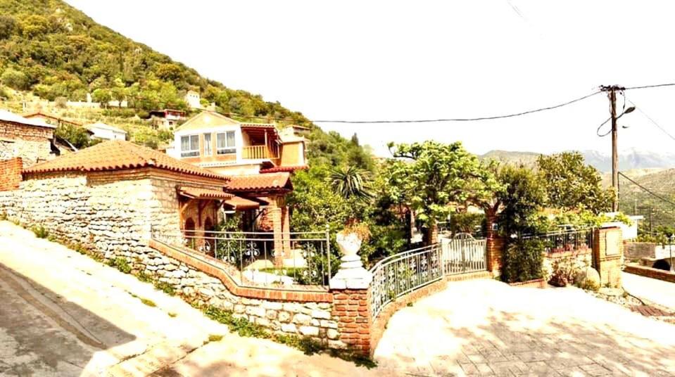 Villa Muzhaqi