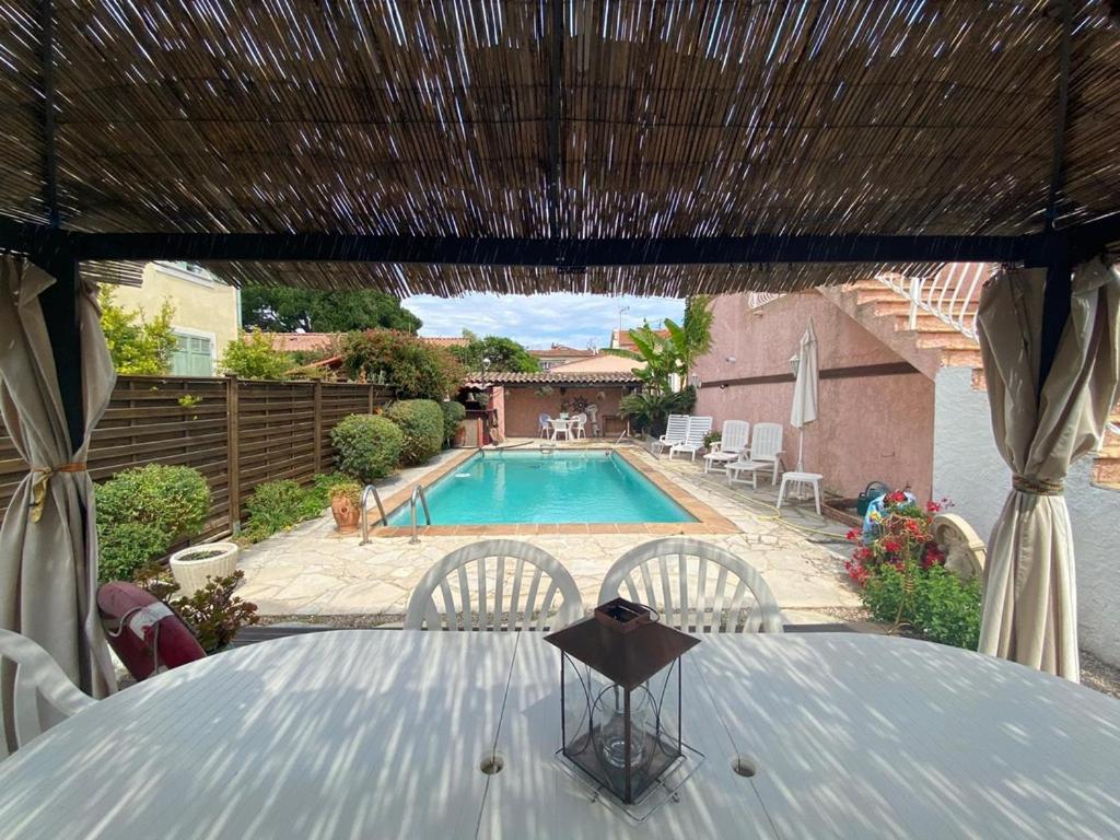 Rez de Jardin Villa Cagnes Sur Mer. view 4
