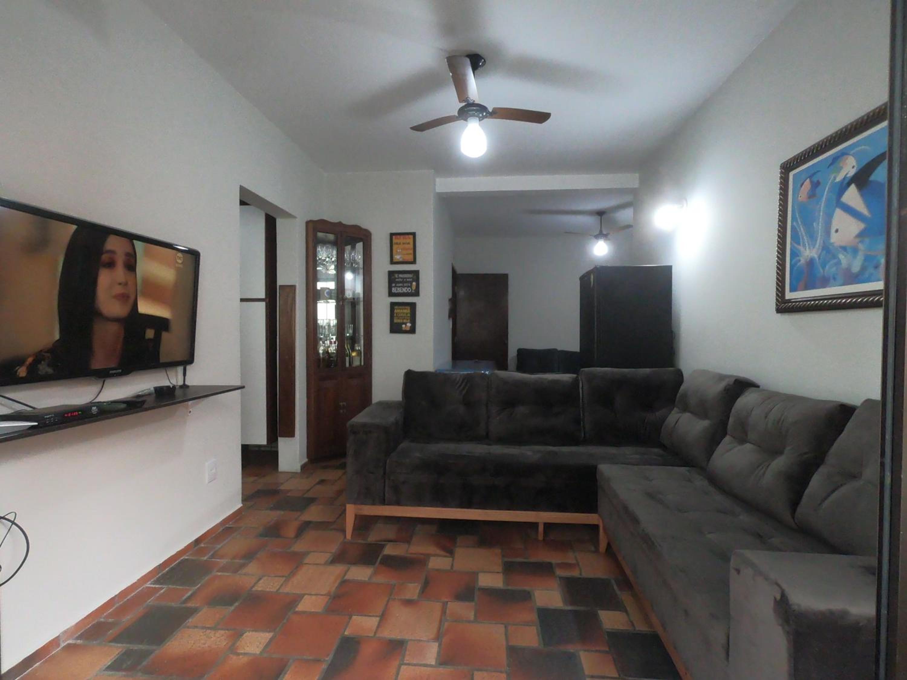 Excelente Localizaçao 400 metros da praia Ar Condicionado e wi-fi view 2