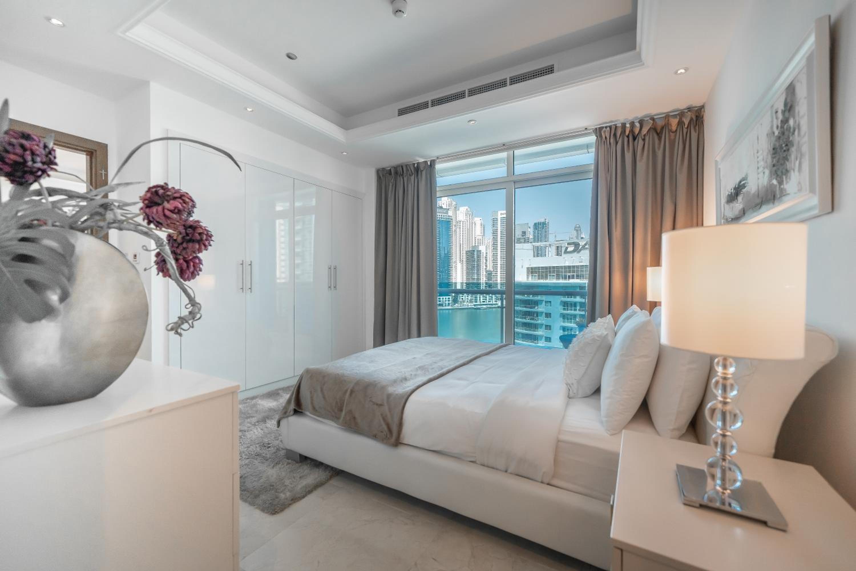 HiGuests - Spacious 1BR in Dubai Marina With Amazing Views
