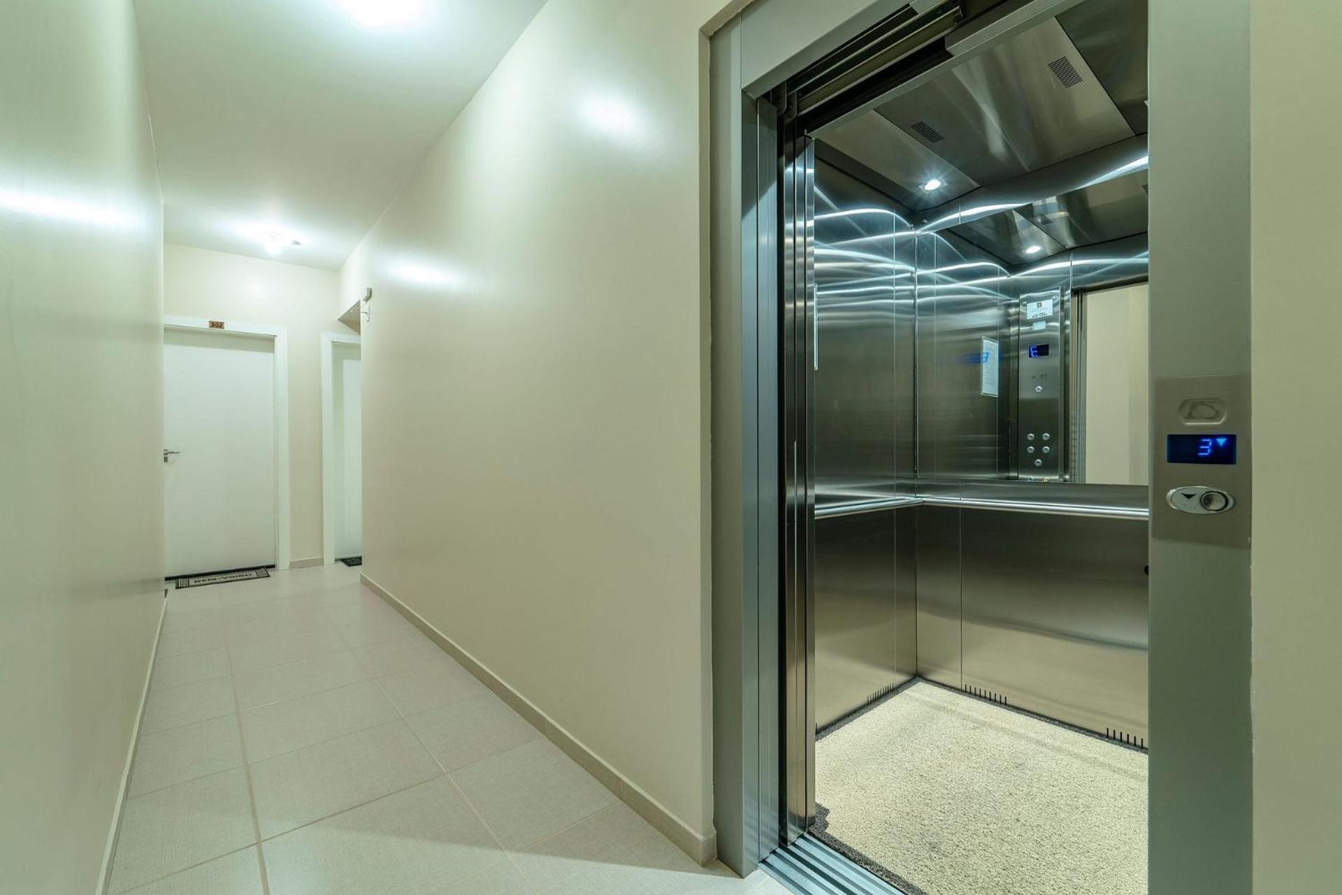 Apartamento 2 Dormitórios com Churrasqueira