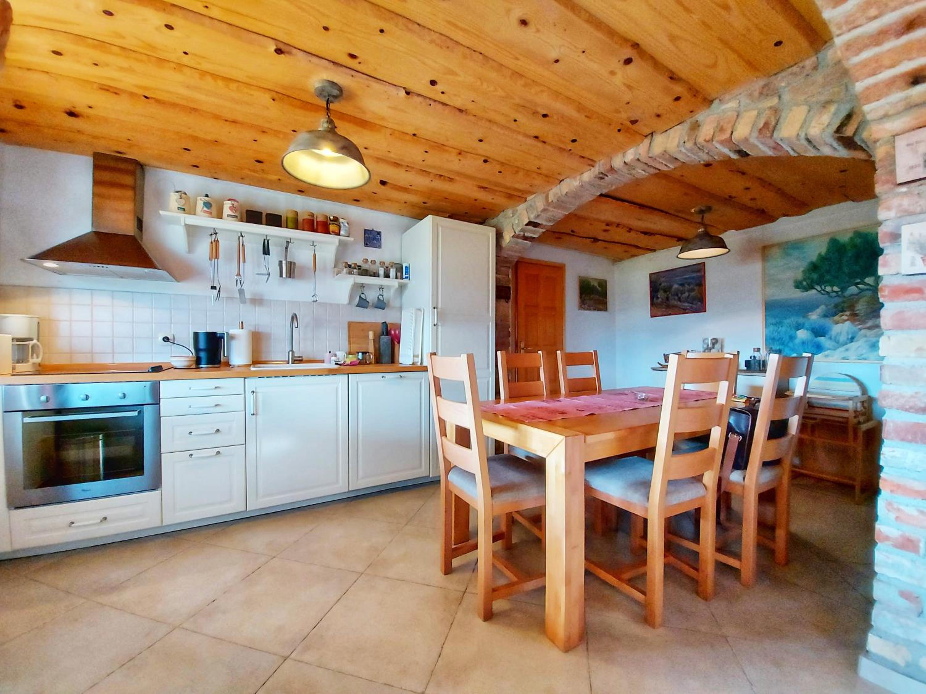 Peter's Pine Cottage