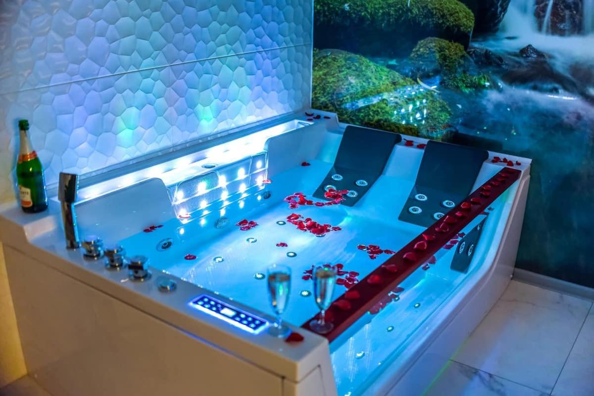 Apartment Jacuzzi view 2