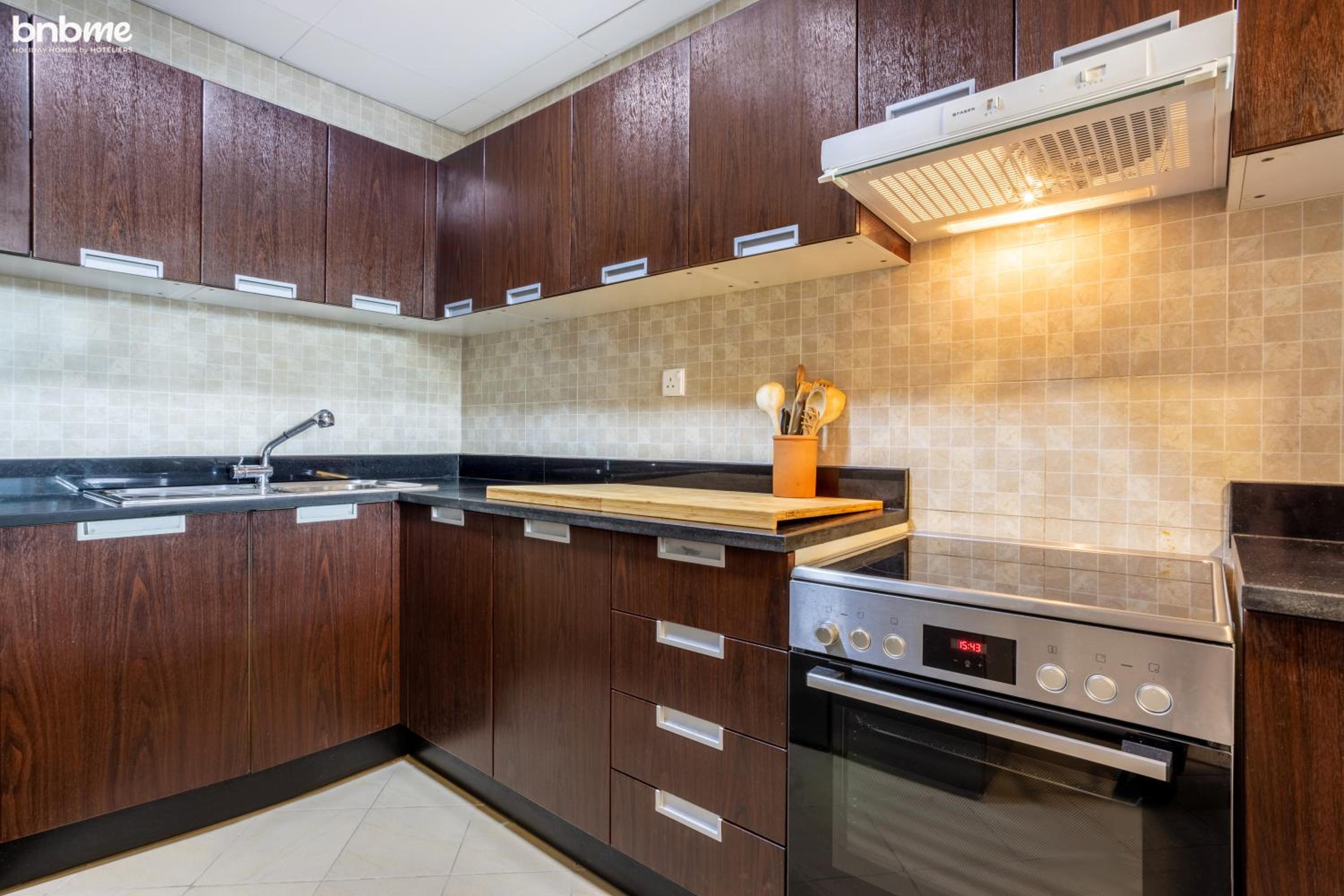 bnbmehomes - Great Value Spacious Apartment w Moden Furniture - 103