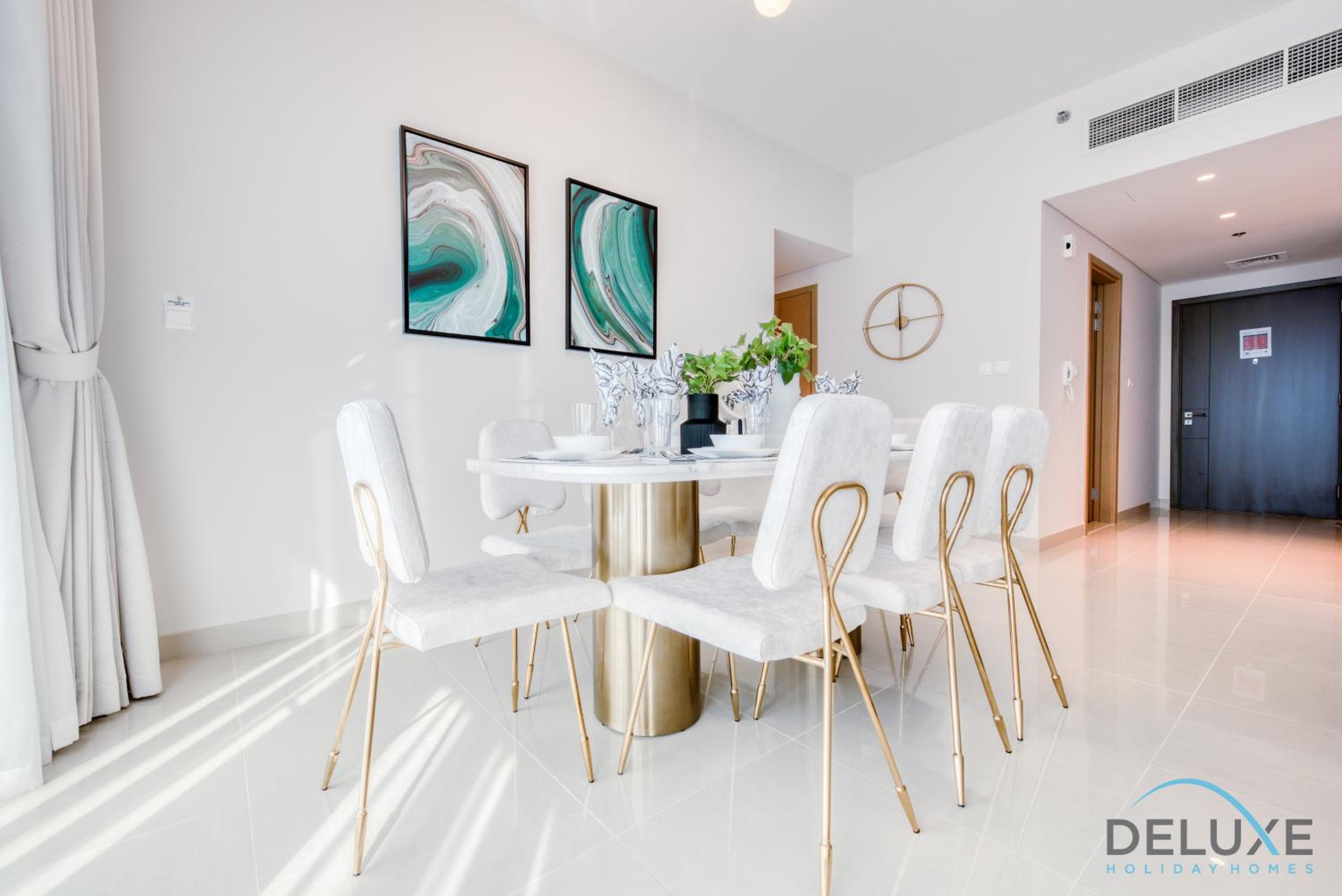 Radiant 3BR With Assistant Room at Harbour Views Tower 1 by Deluxe Holiday Homes