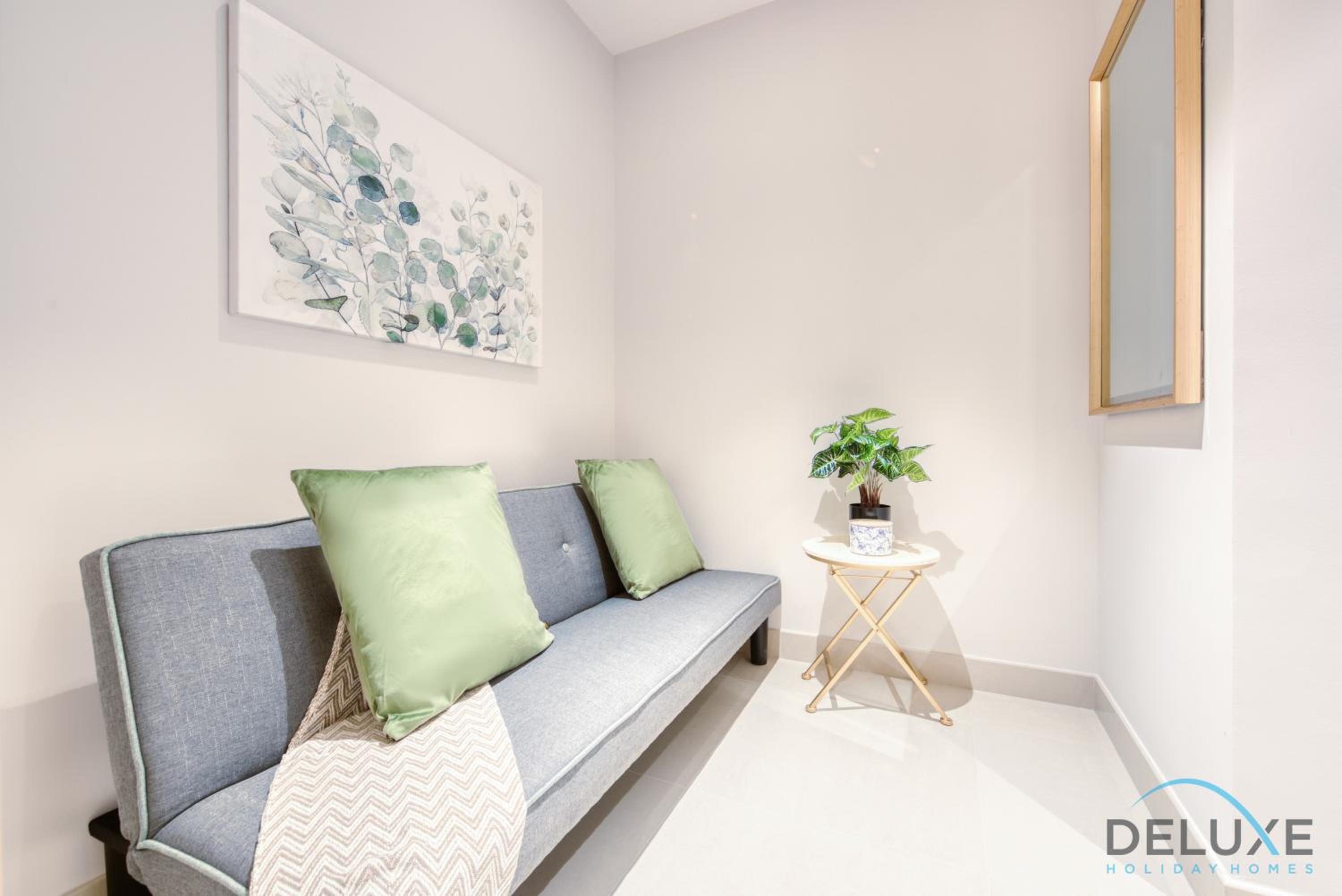 Radiant 3BR With Assistant Room at Harbour Views Tower 1 by Deluxe Holiday Homes
