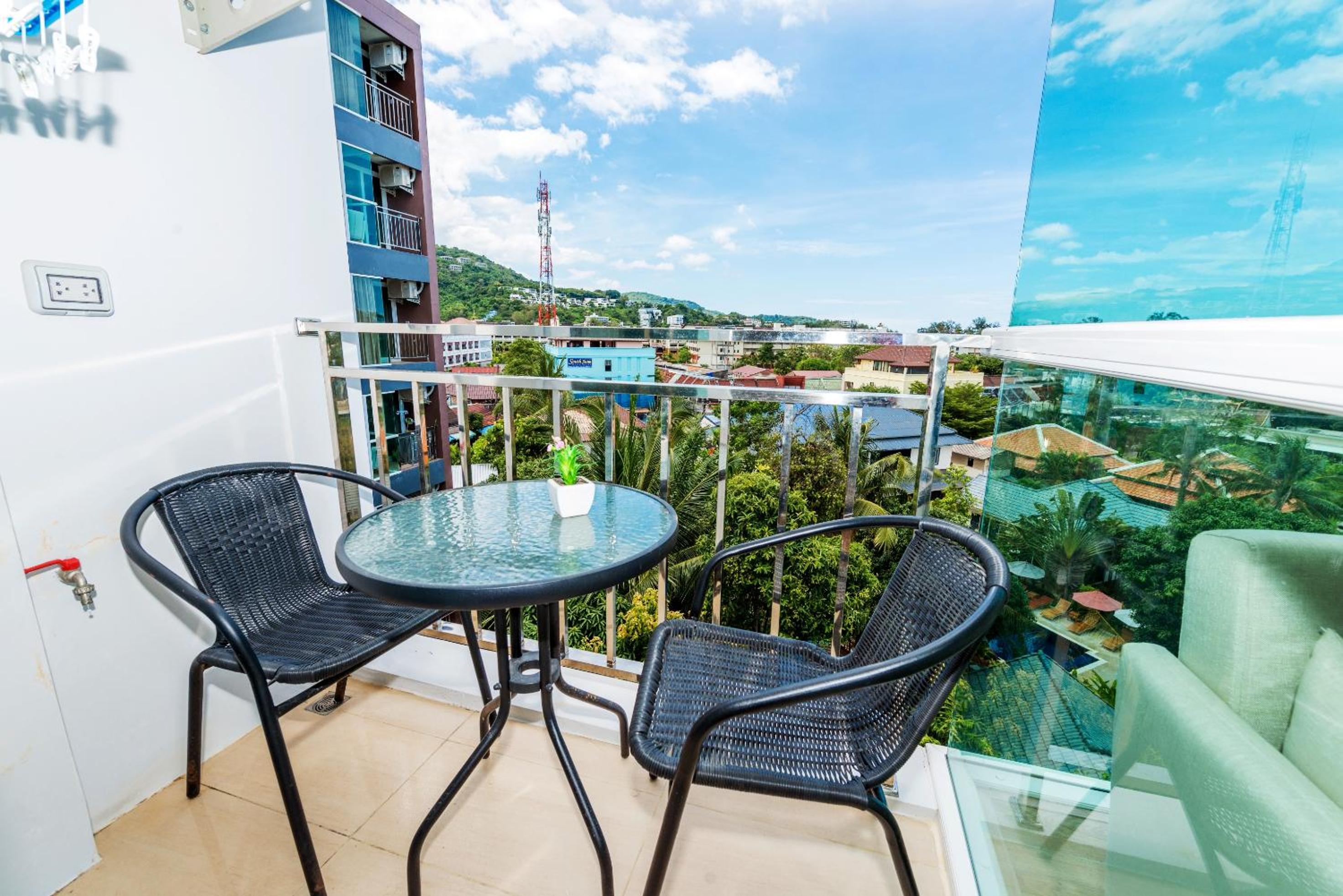 Ozone Condotel, Kata Beach