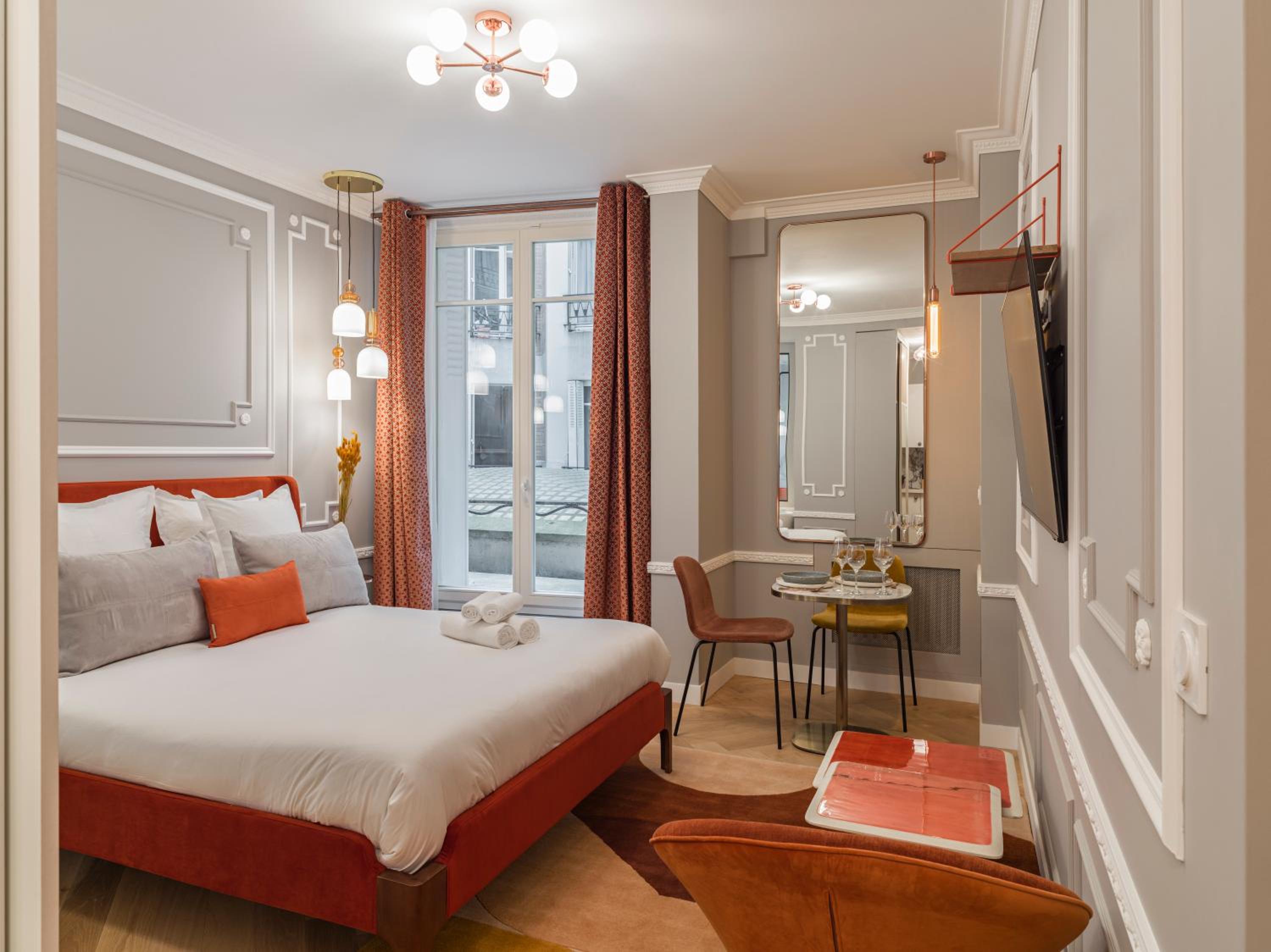 The Orange Haussmann