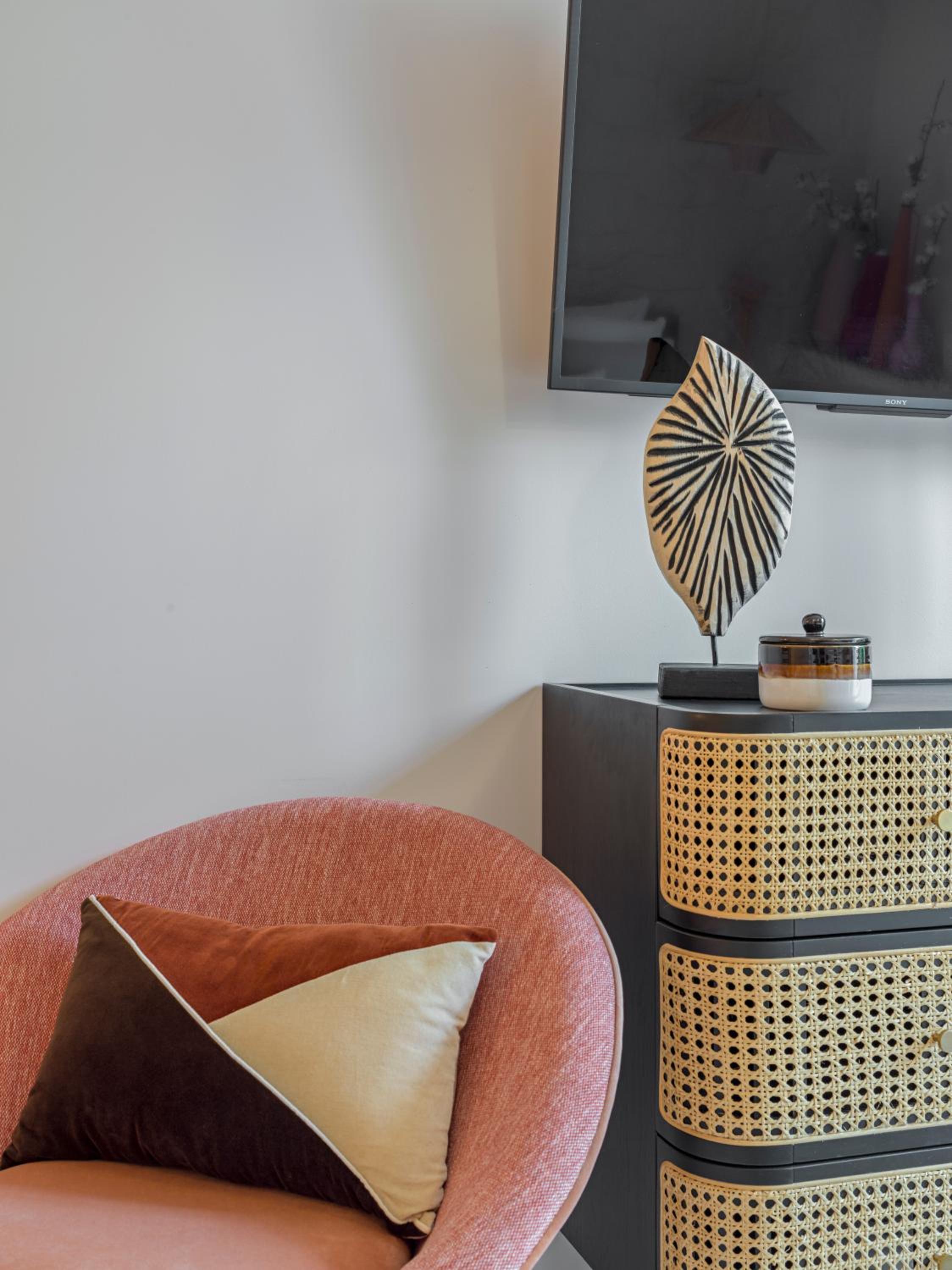 Pink & Wood cocoon