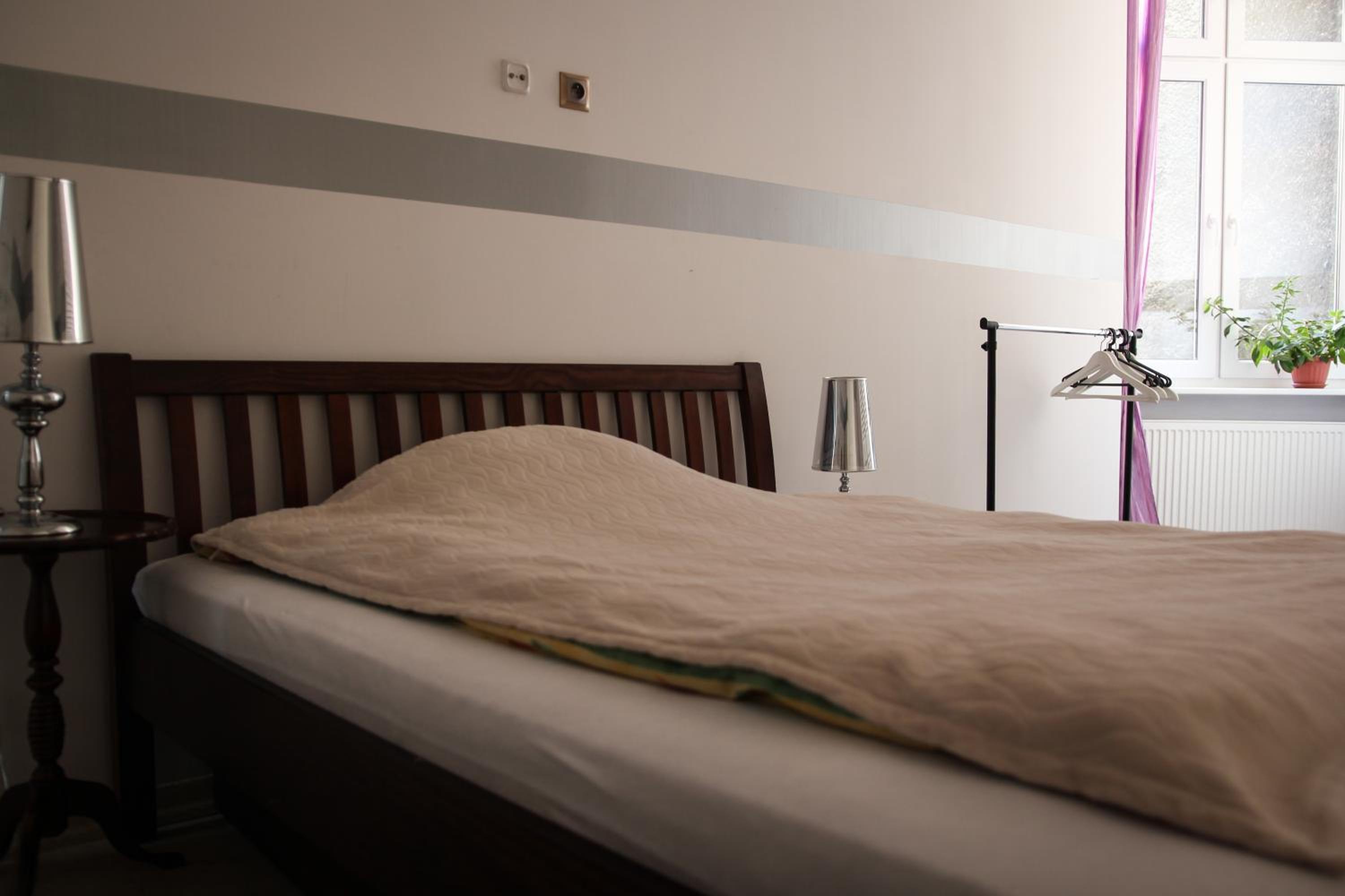 City center, sunny spacious luxury!