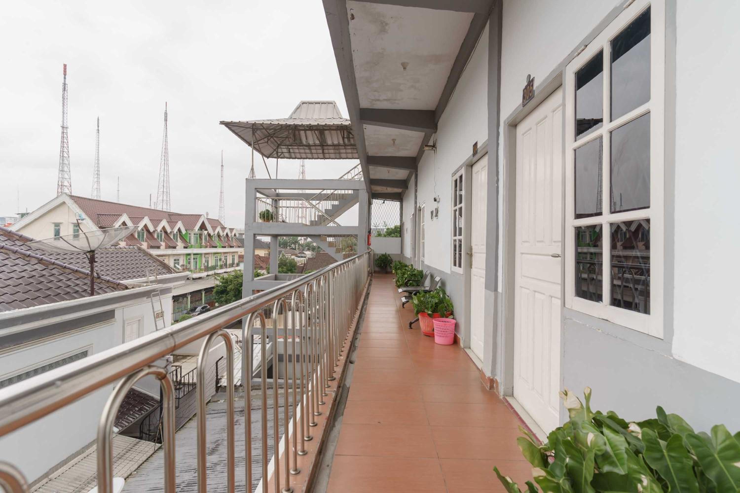 Balcony & Terrace