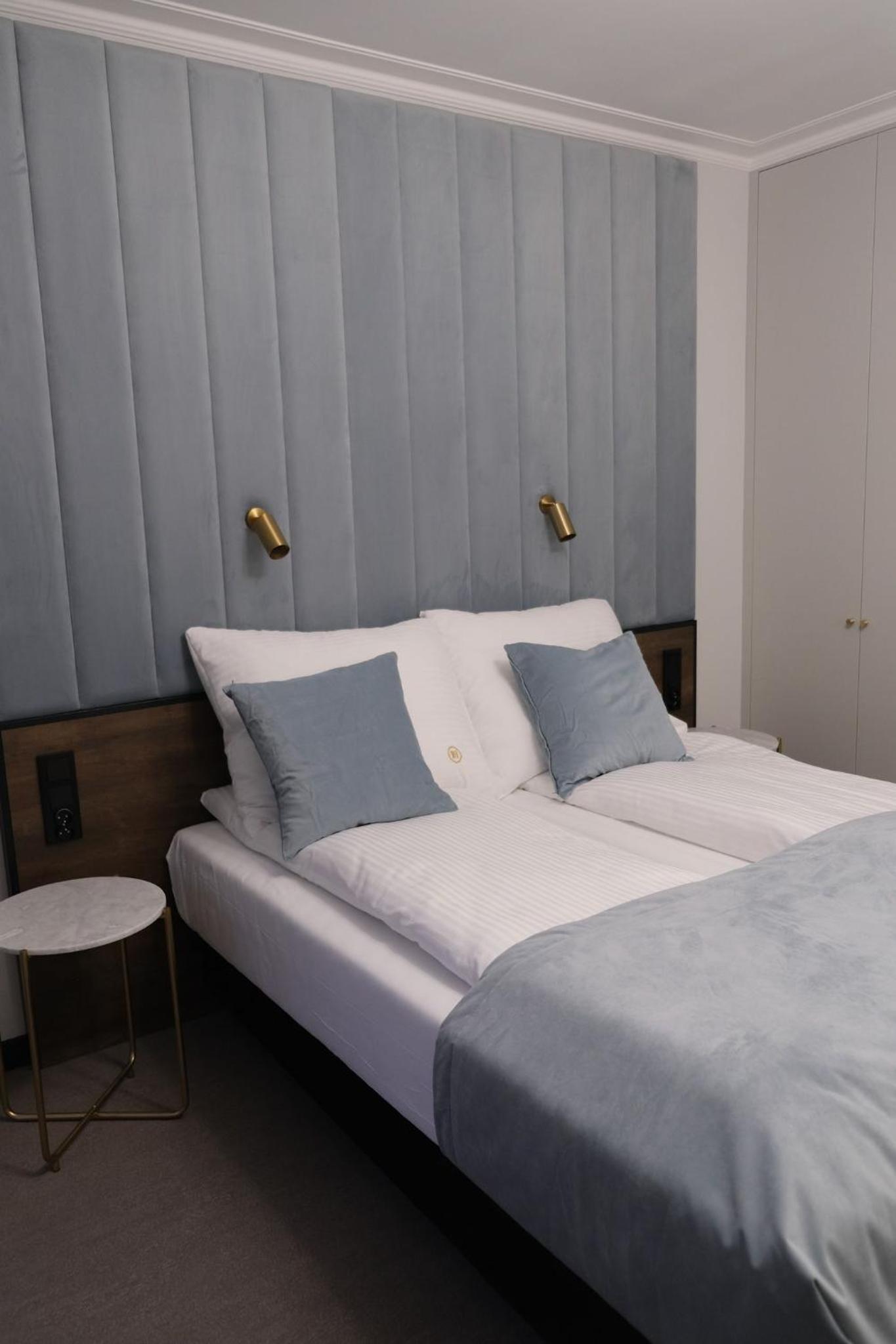 Blue Horizon Apartments