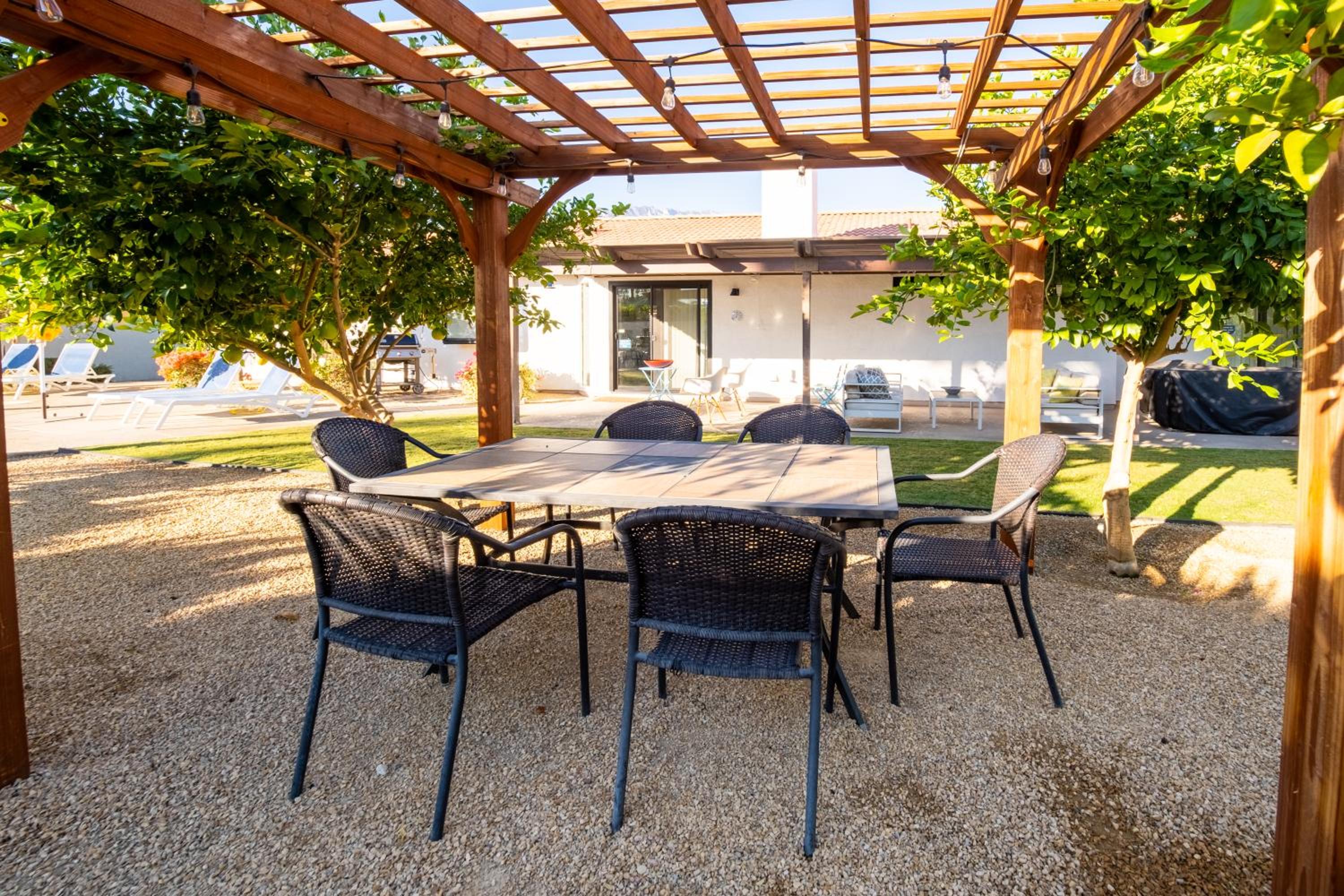 Beautiful Palm Springs Home large private yard view 5