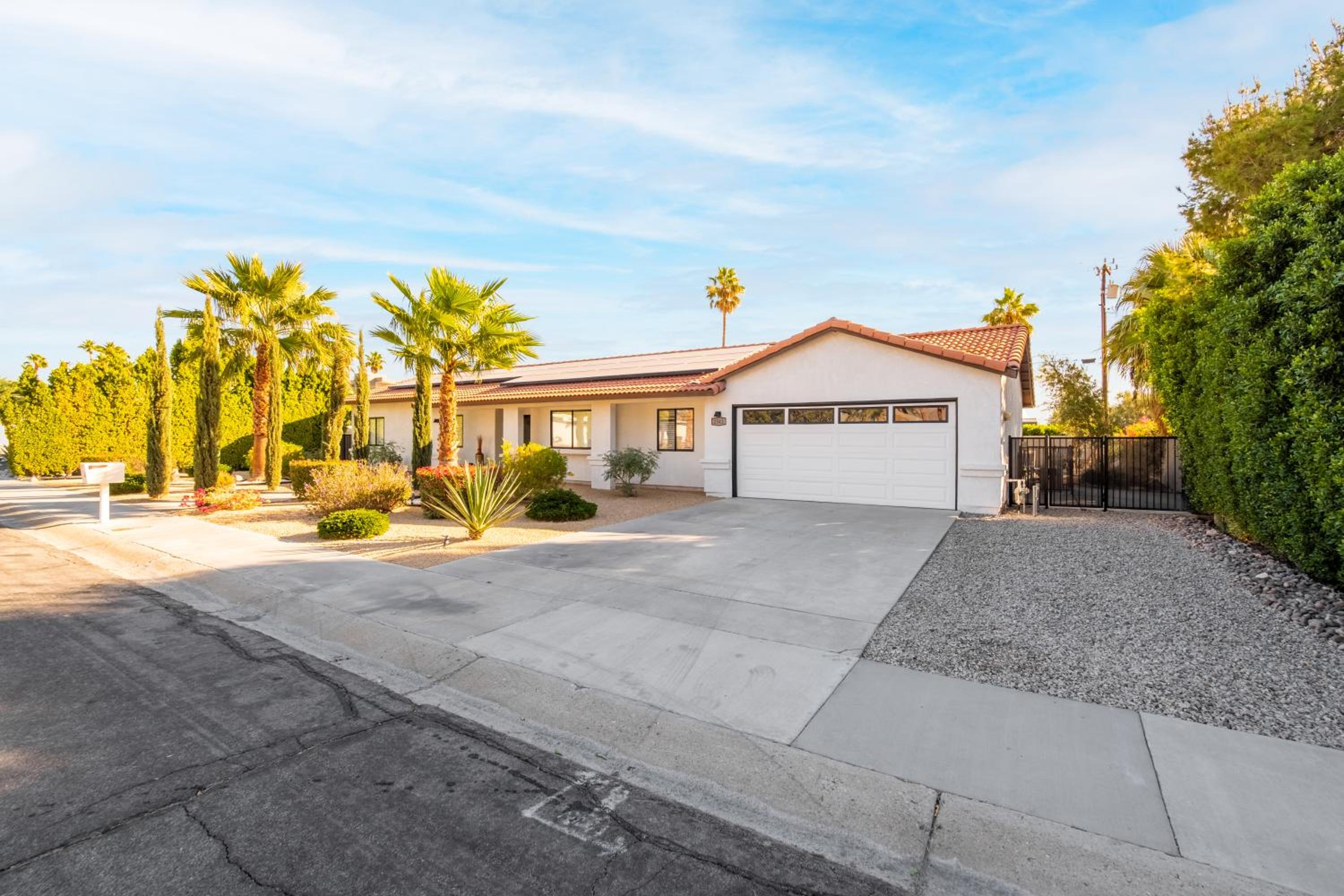 Beautiful Palm Springs Home large private yard view 3