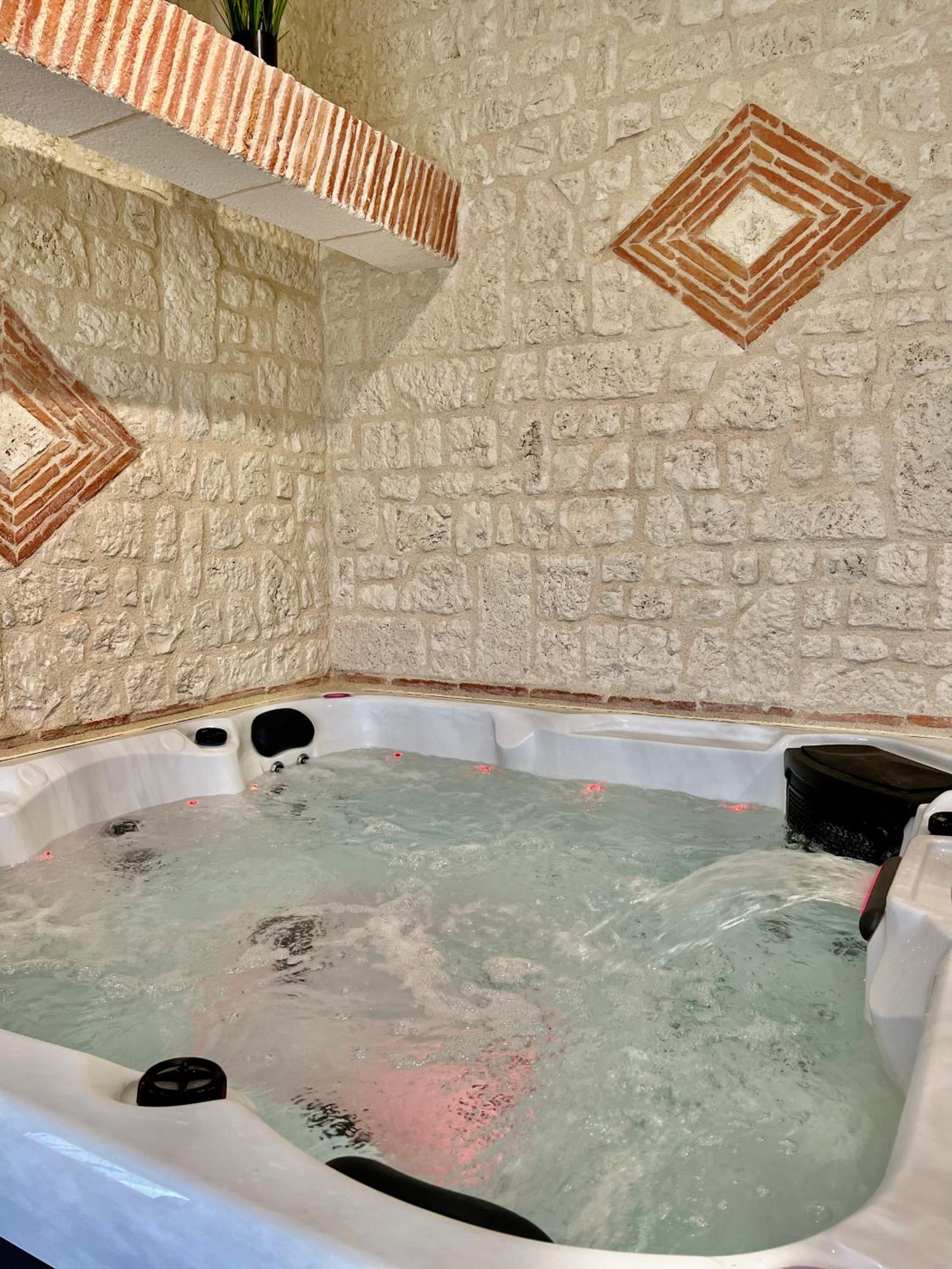Suite Privative Jacuzzi Sauna de la Villa Del Castagnol 5