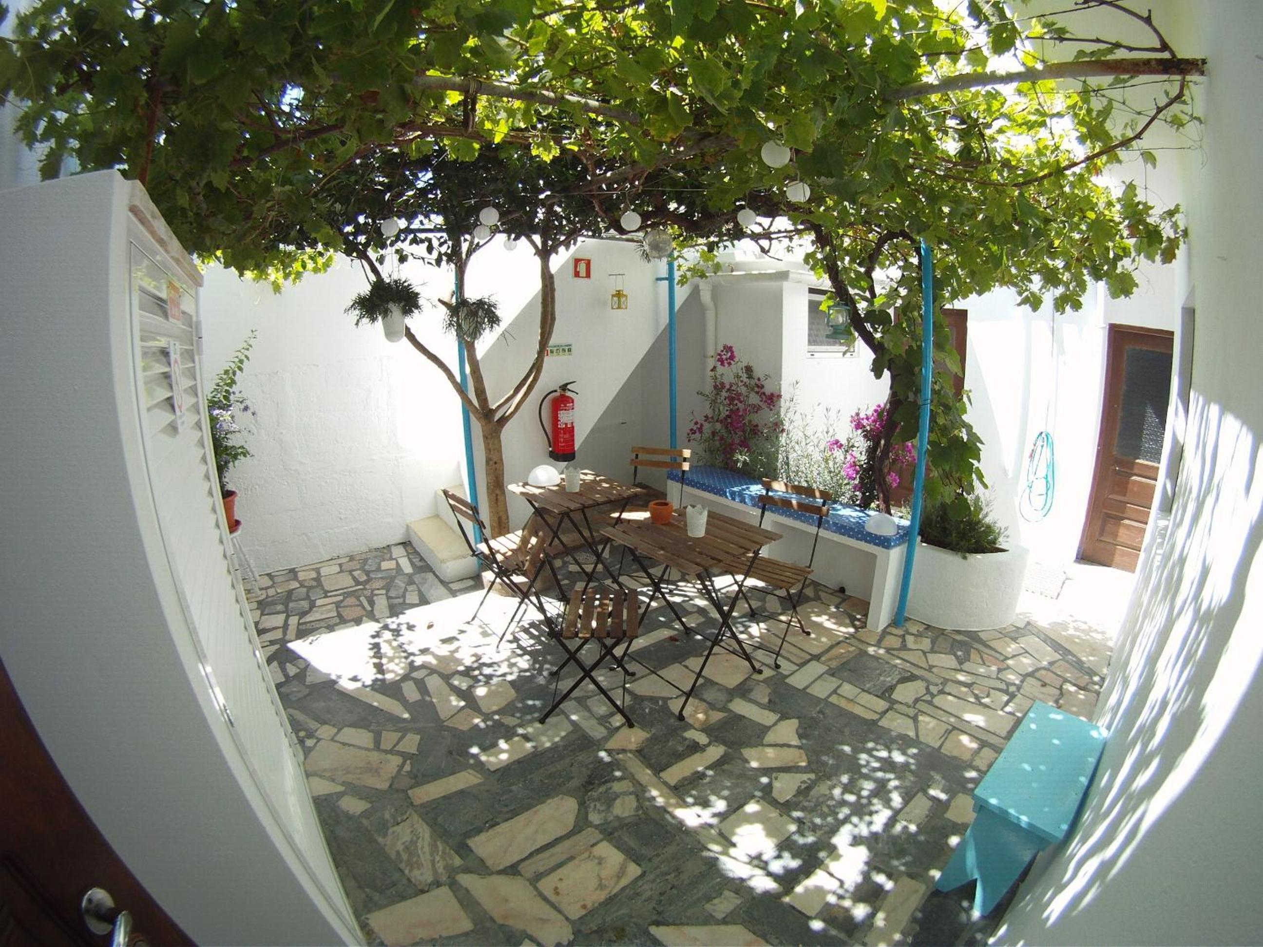 Ahoy Porto Covo Hostel