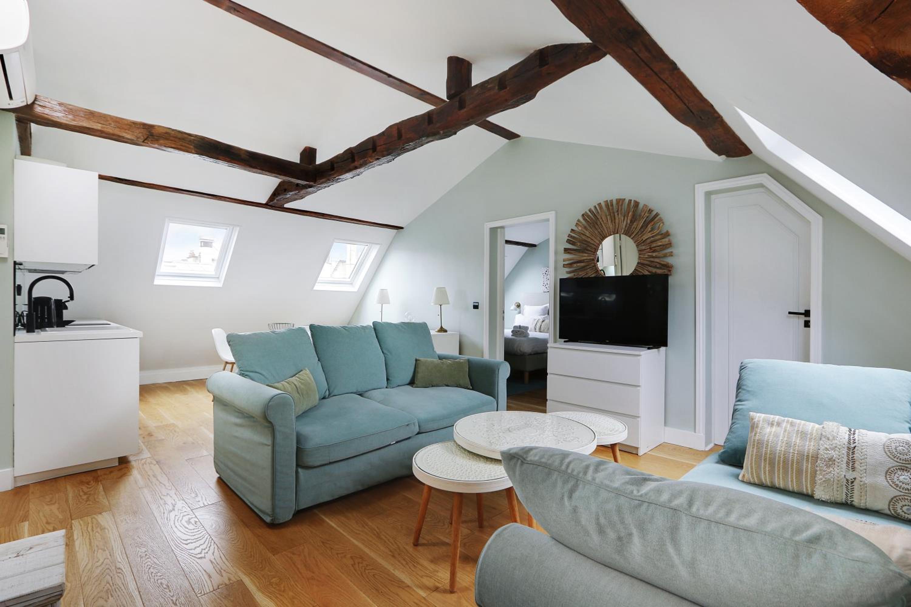 Pick A Flat's Apartments in Opéra Saint Lazarre - Rue de l'Isly