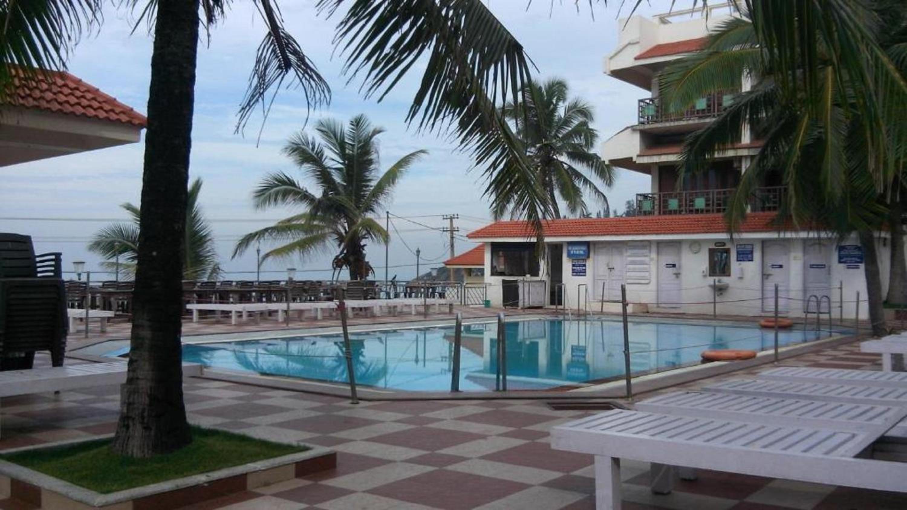 swimming pool