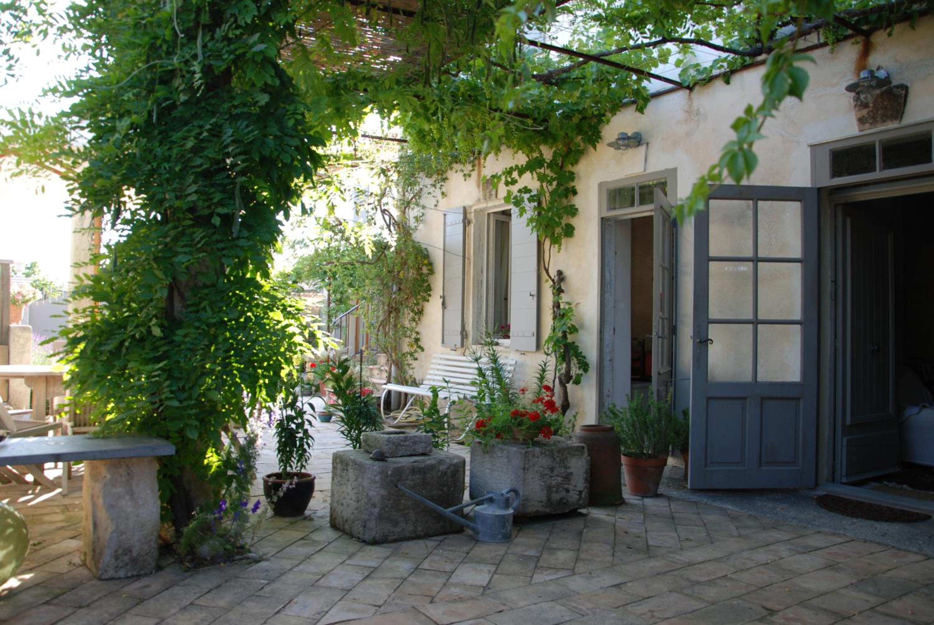 Photo 33