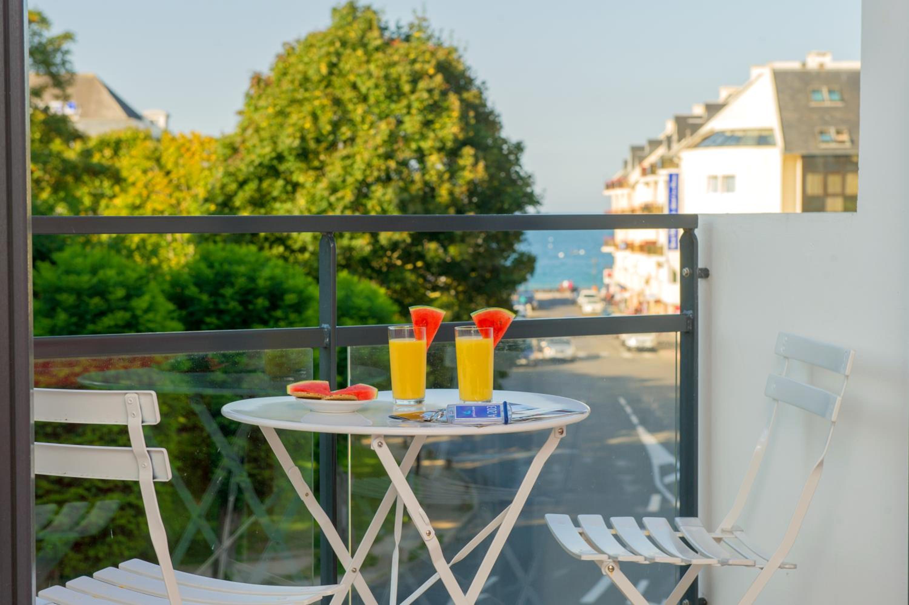 Balcony & Terrace