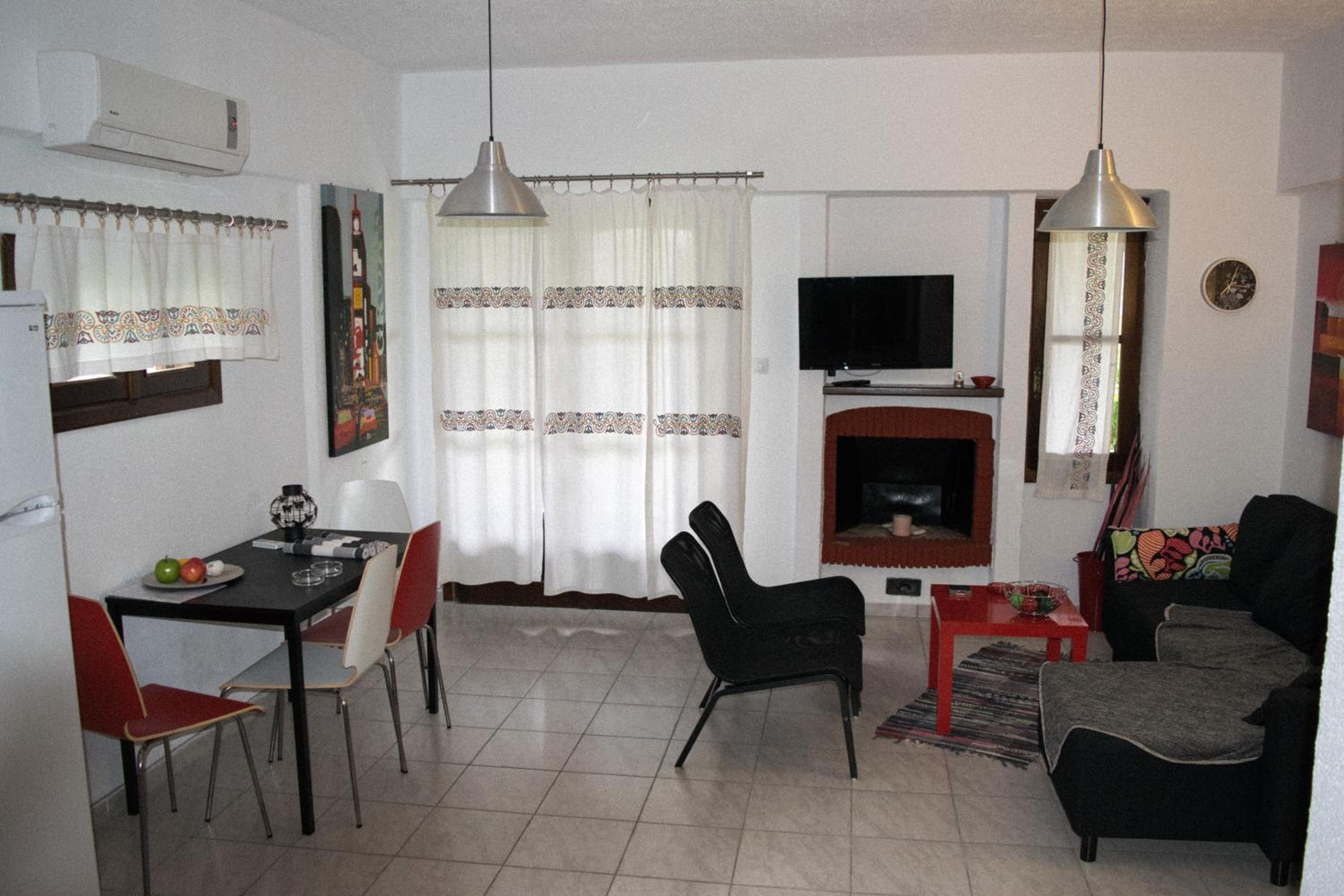 The Red Kitchen Family House at Kalyves