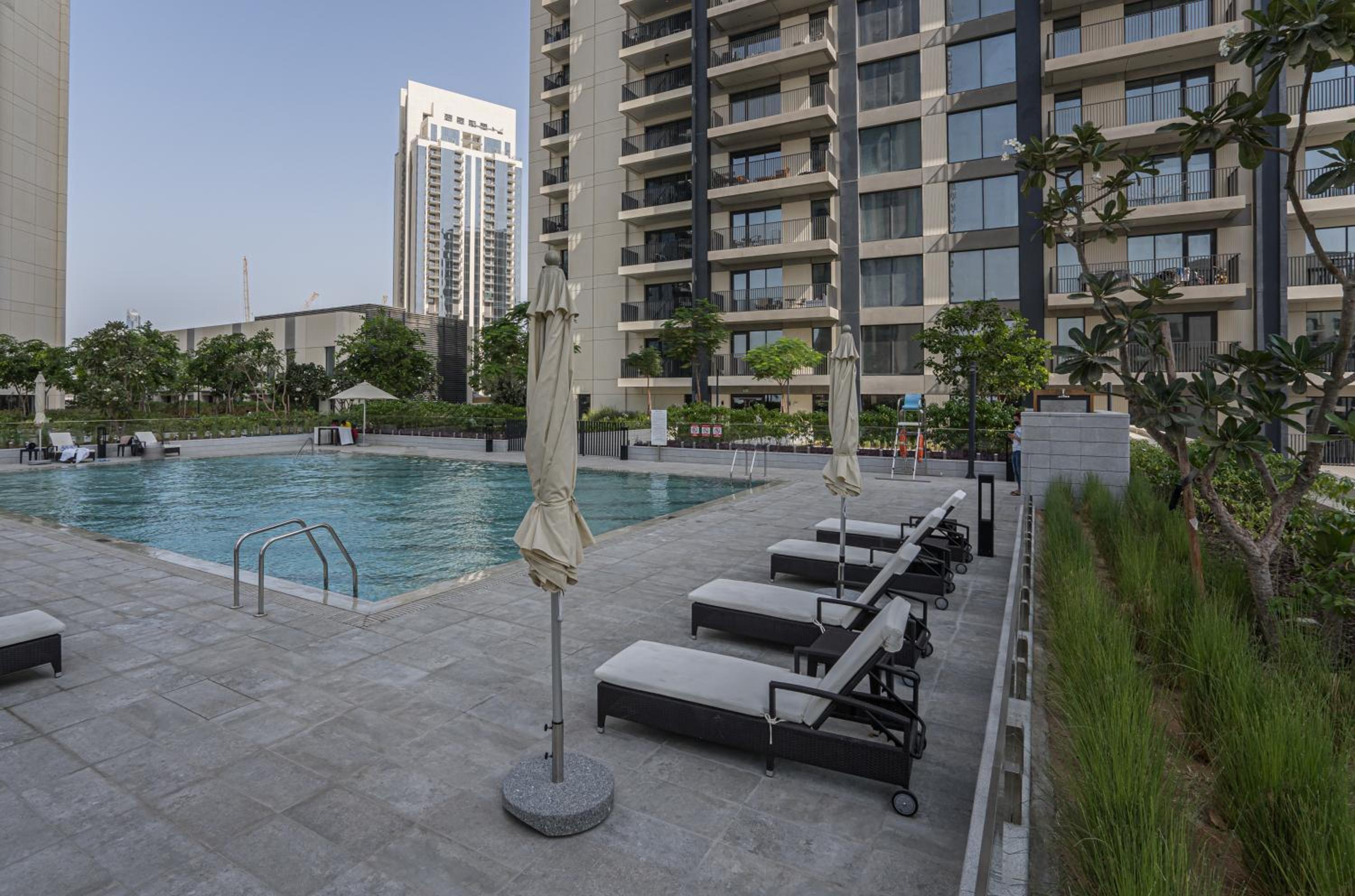 HiGuests - Artistic Apt with Balcony Overlooking Dubai Canal