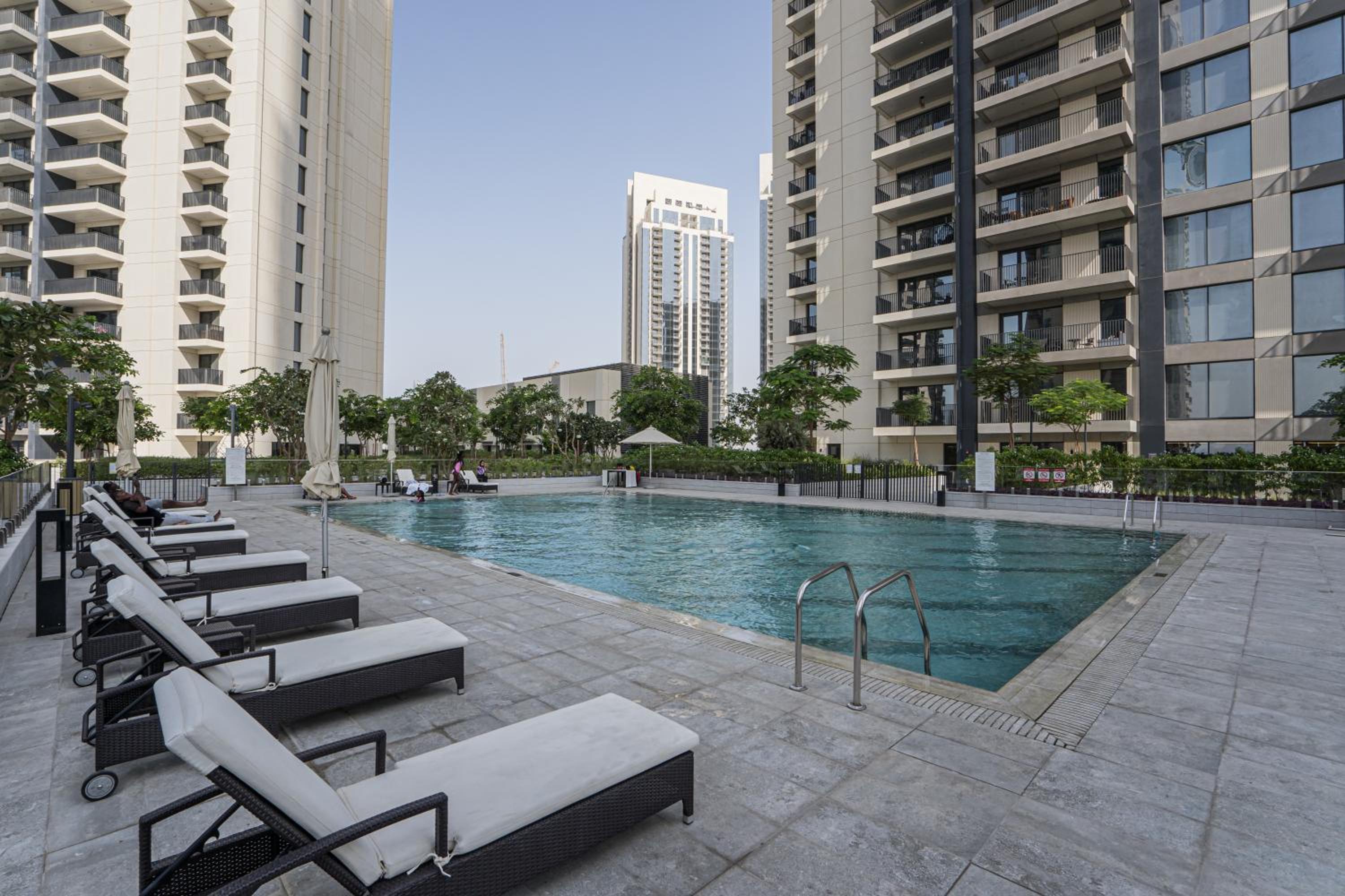 HiGuests - Artistic Apt with Balcony Overlooking Dubai Canal