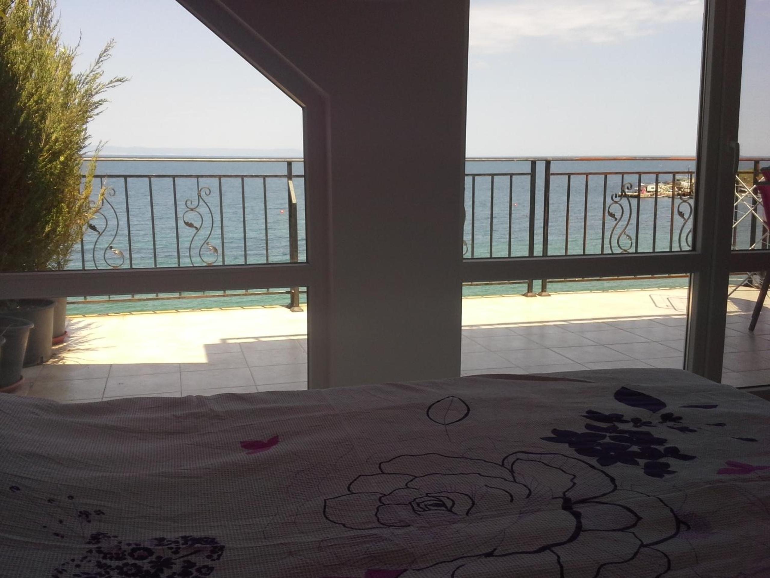 Akra Apartments