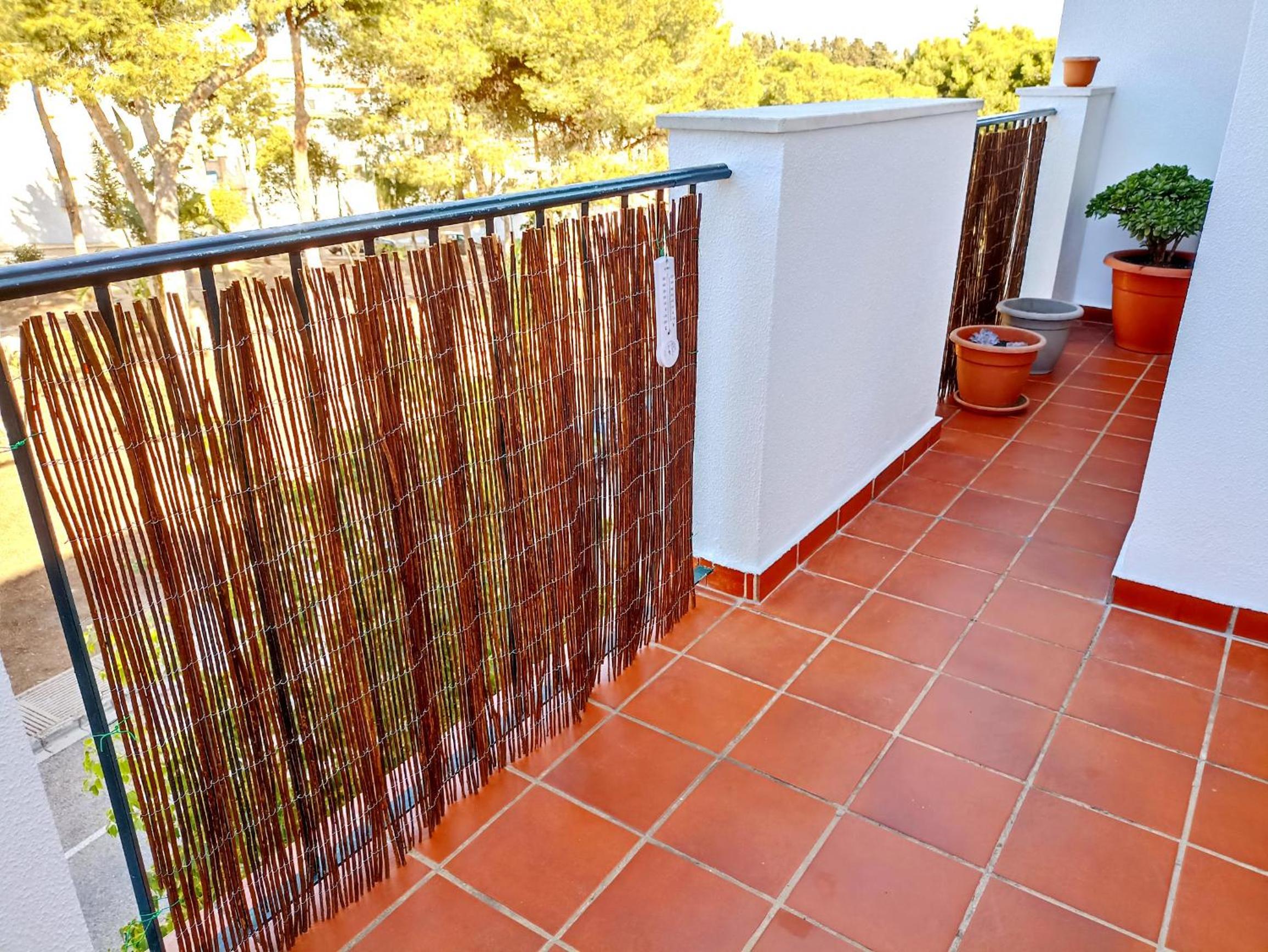 Apartamento en zona Atalaya con garaje y WIFI photo 1