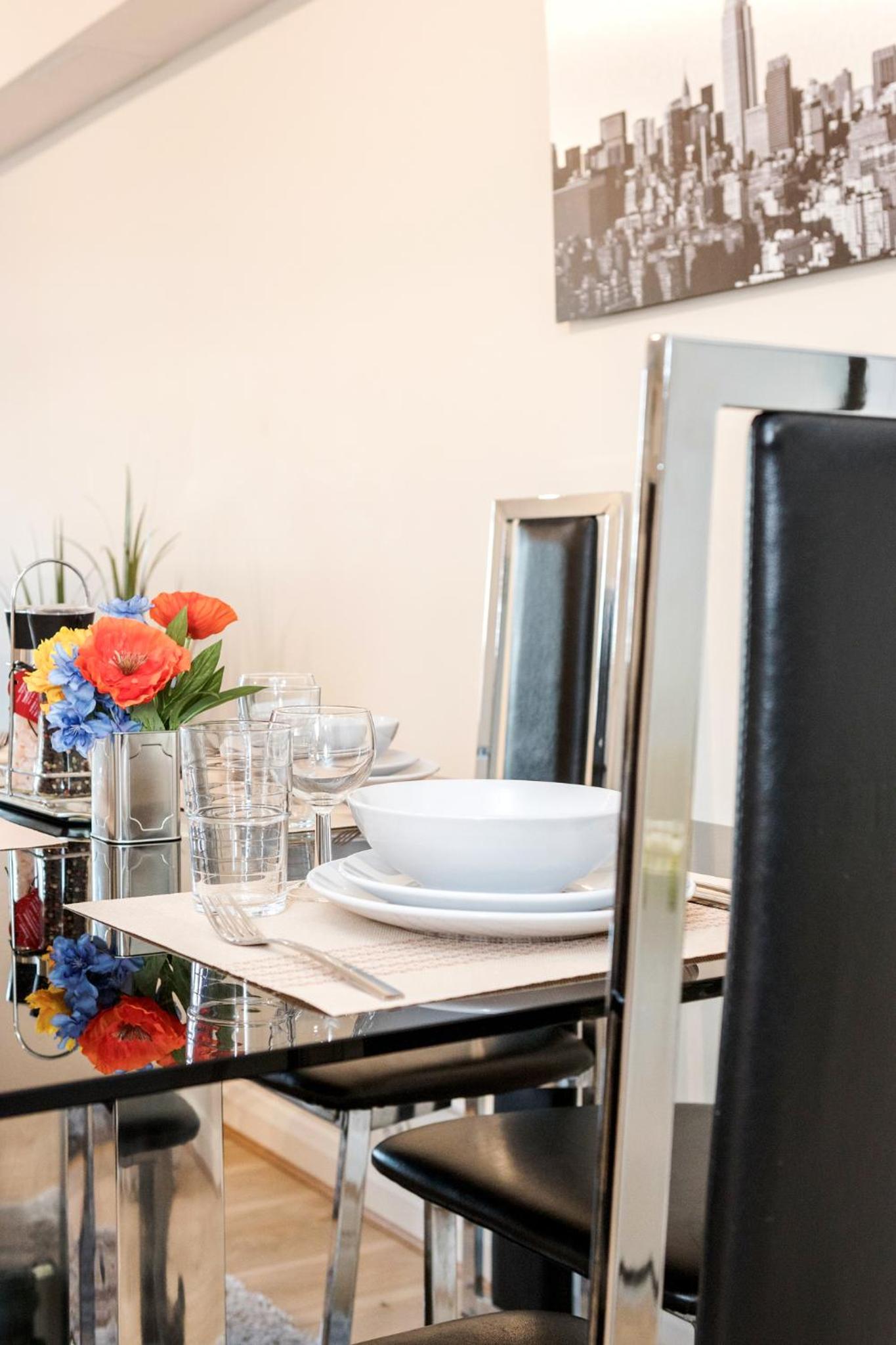 MPL Apartments Watford-Croxley Biz Parks Corporate Lets 2 bed FREE Parking view 4