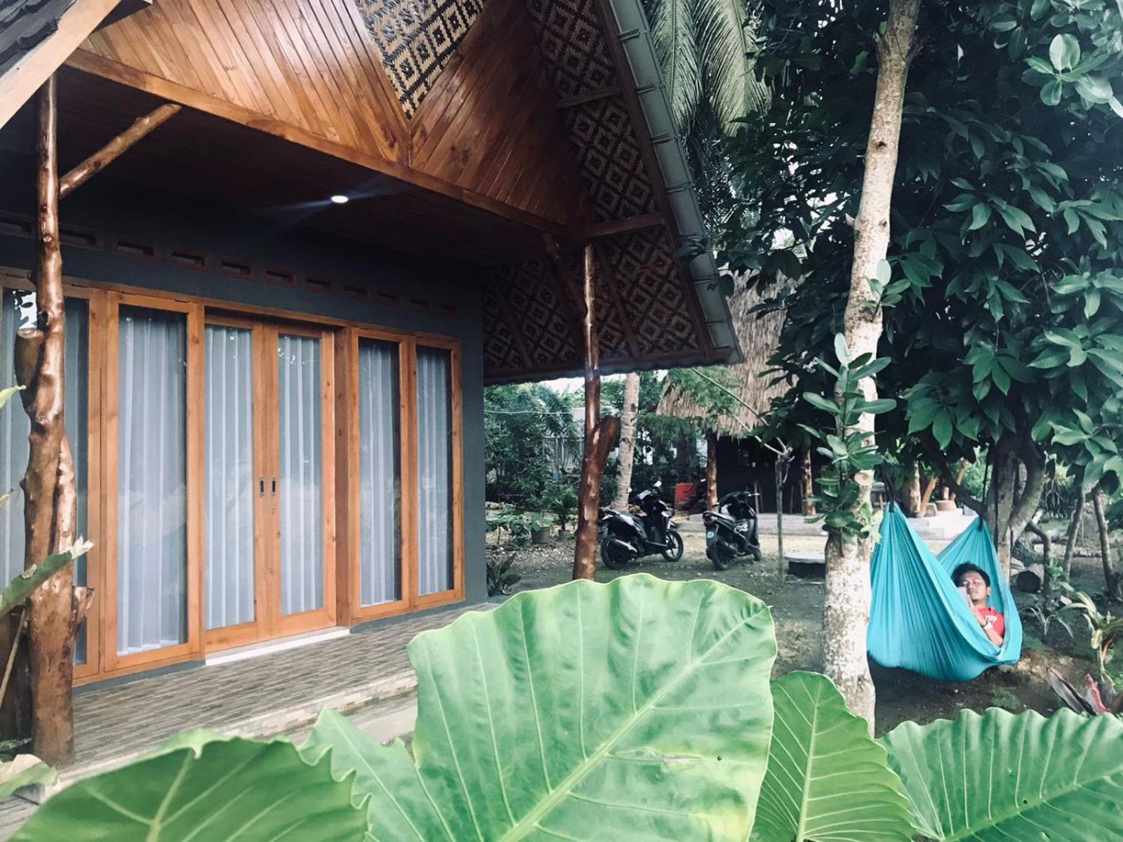 Saung Rancage Batukaras