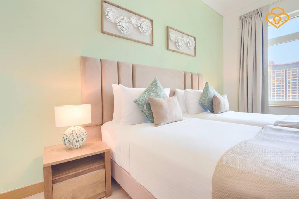 Keysplease Seaview 2 B/R With Beach access, Palm Jumeirah
