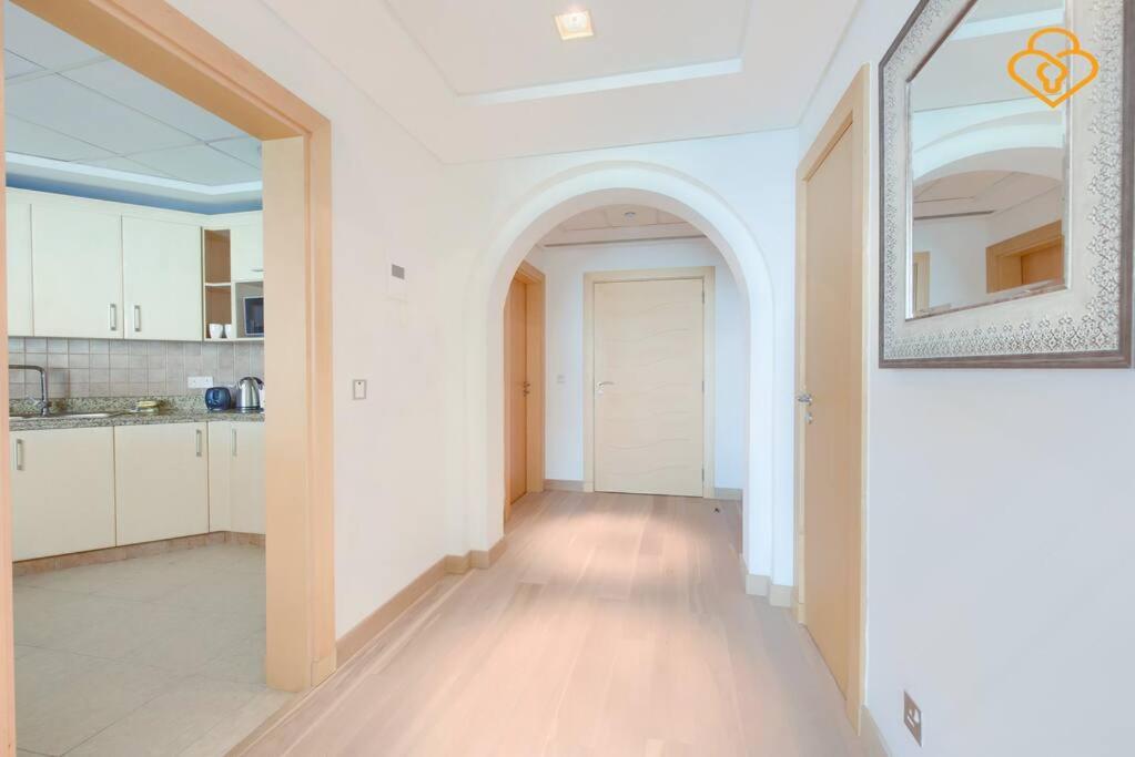 Keysplease Seaview 2 B/R With Beach access, Palm Jumeirah