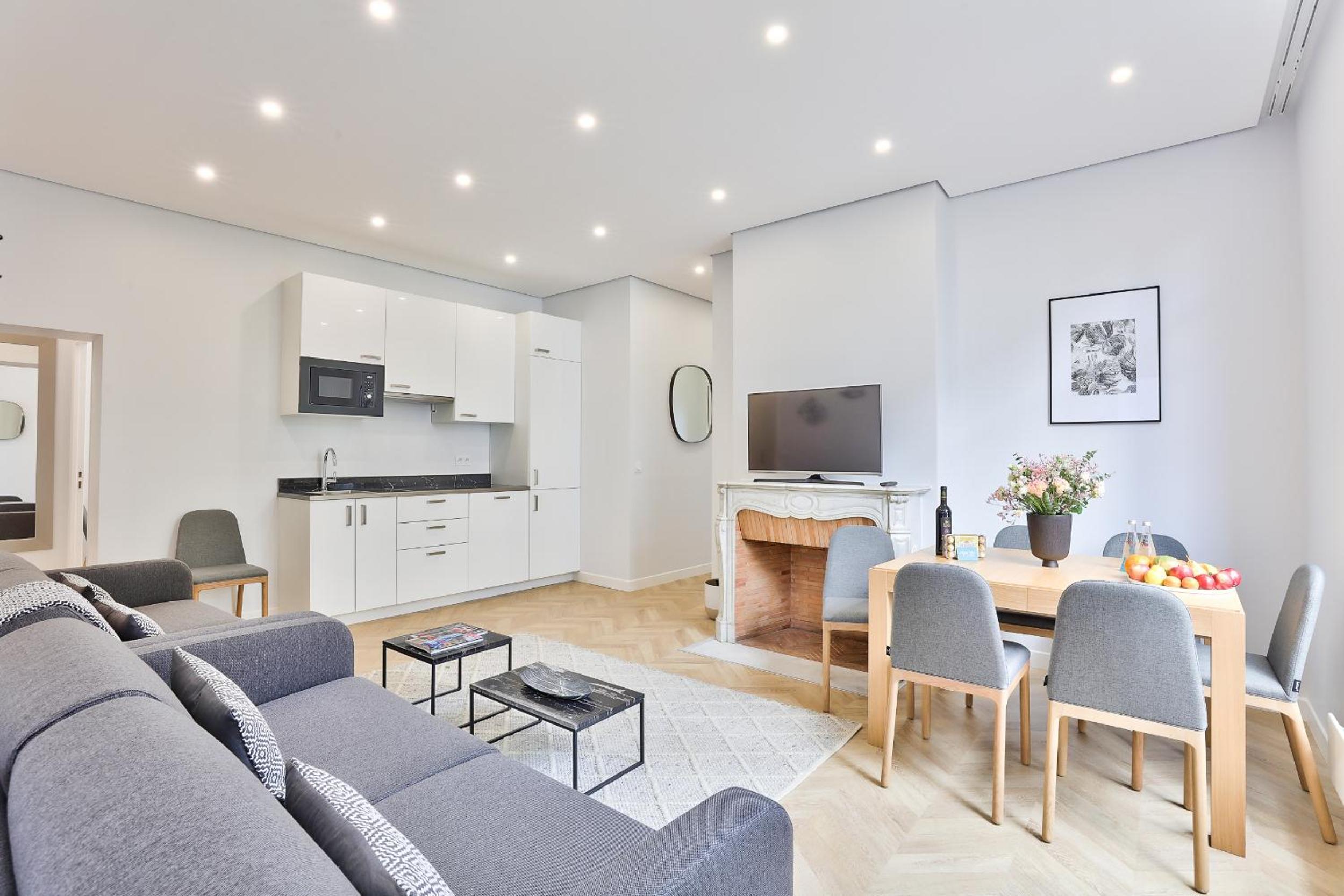 126 - Urban Amazing 3BR Montorgueil
