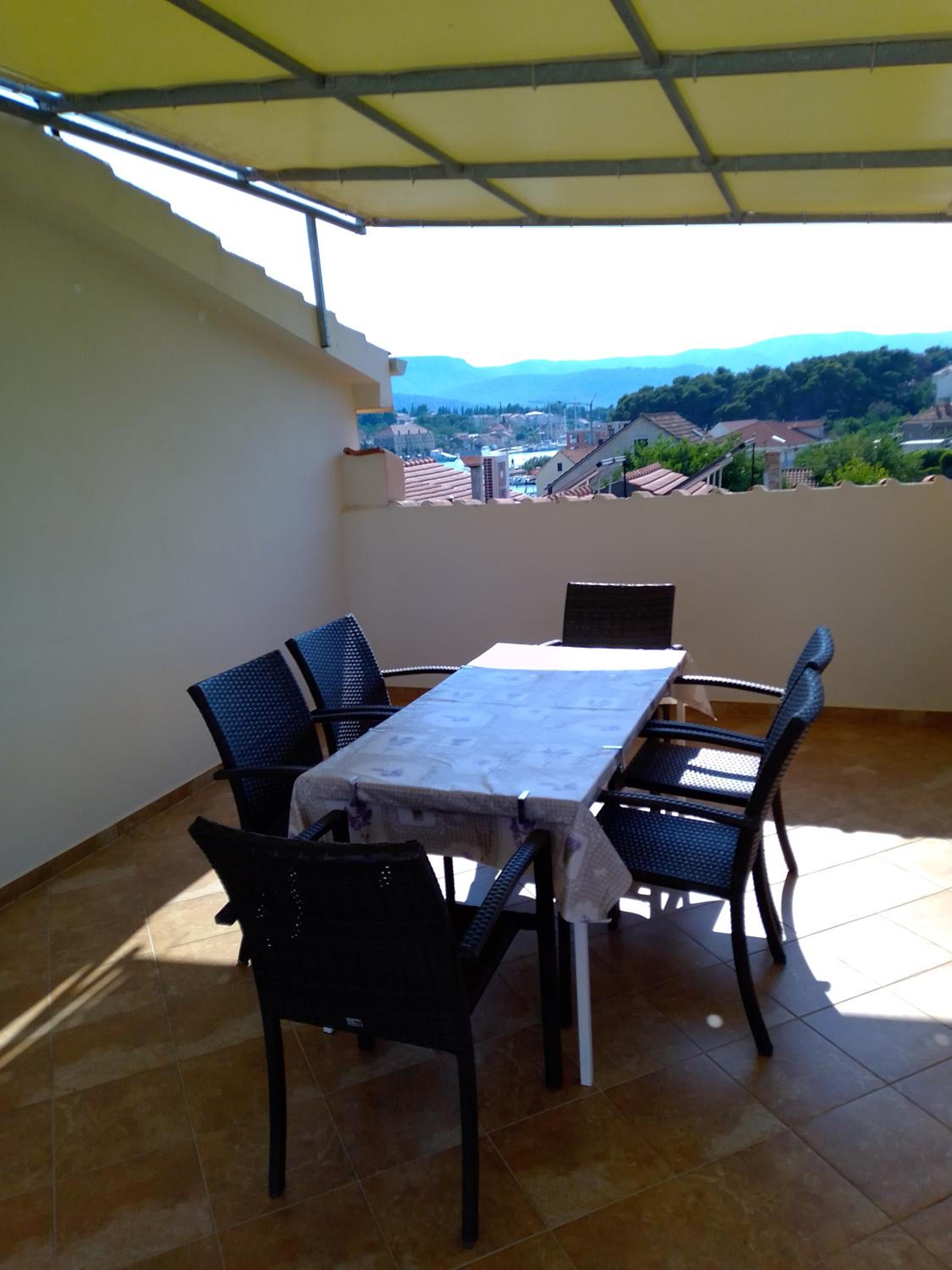 Apartman Tudor view 3