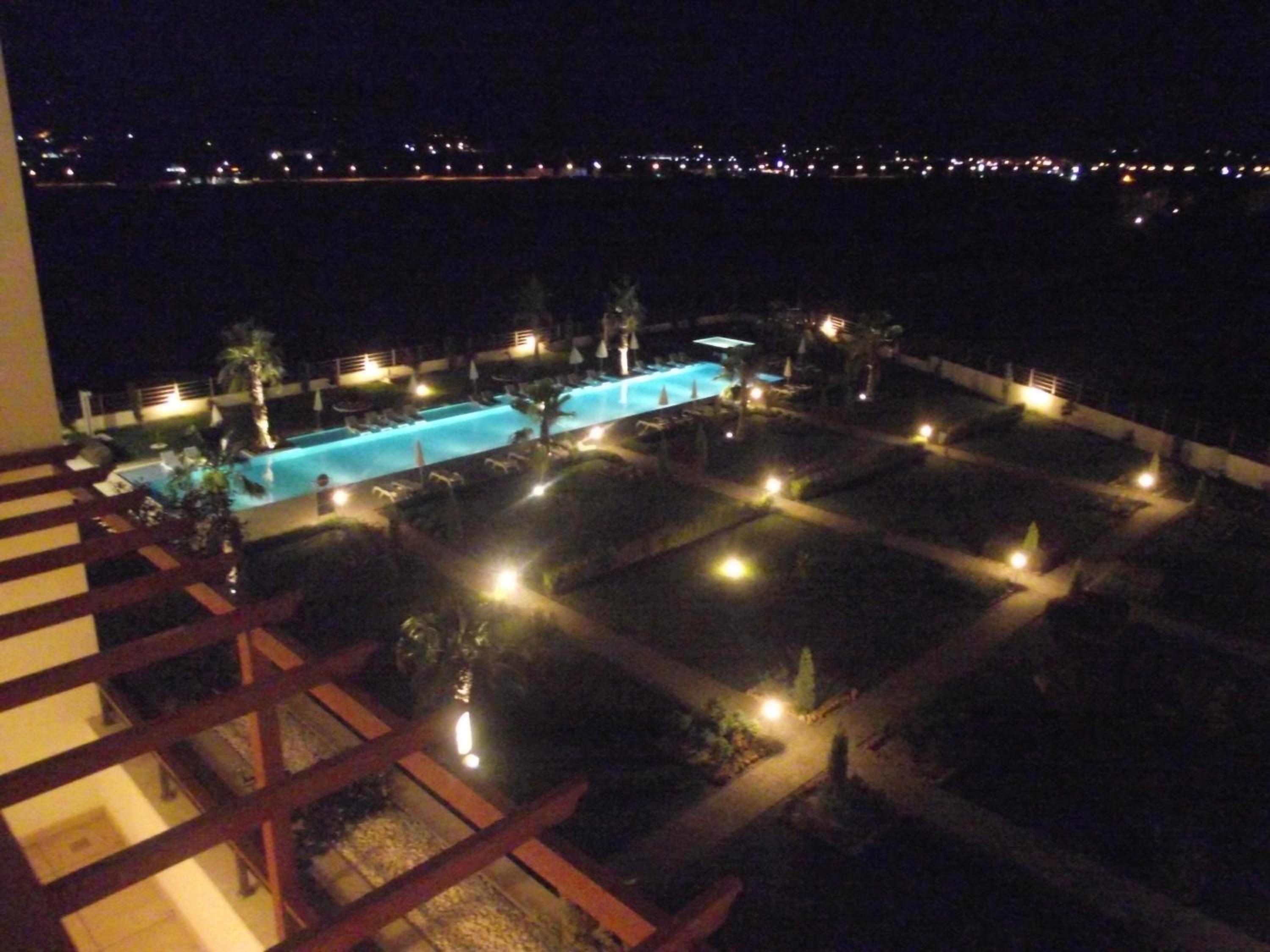 Luxury 2 bed private home close to the beach on a secure community