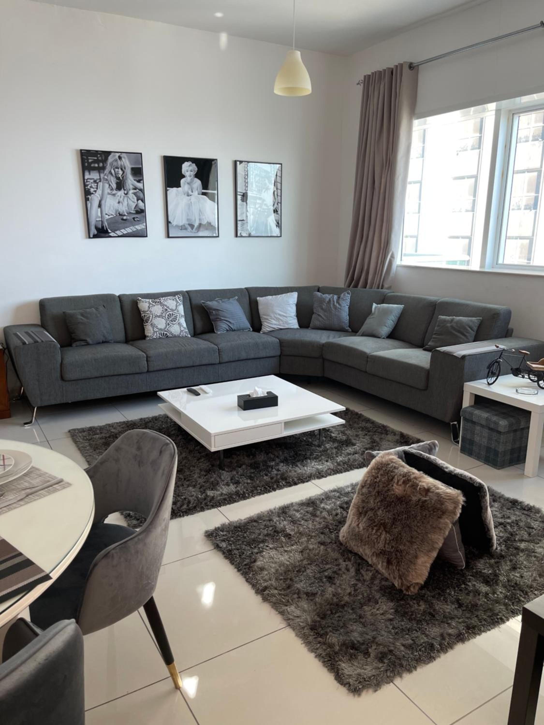 Bright Luxury 2BR Aprt Dubai Marina with Balcony & Free Parking