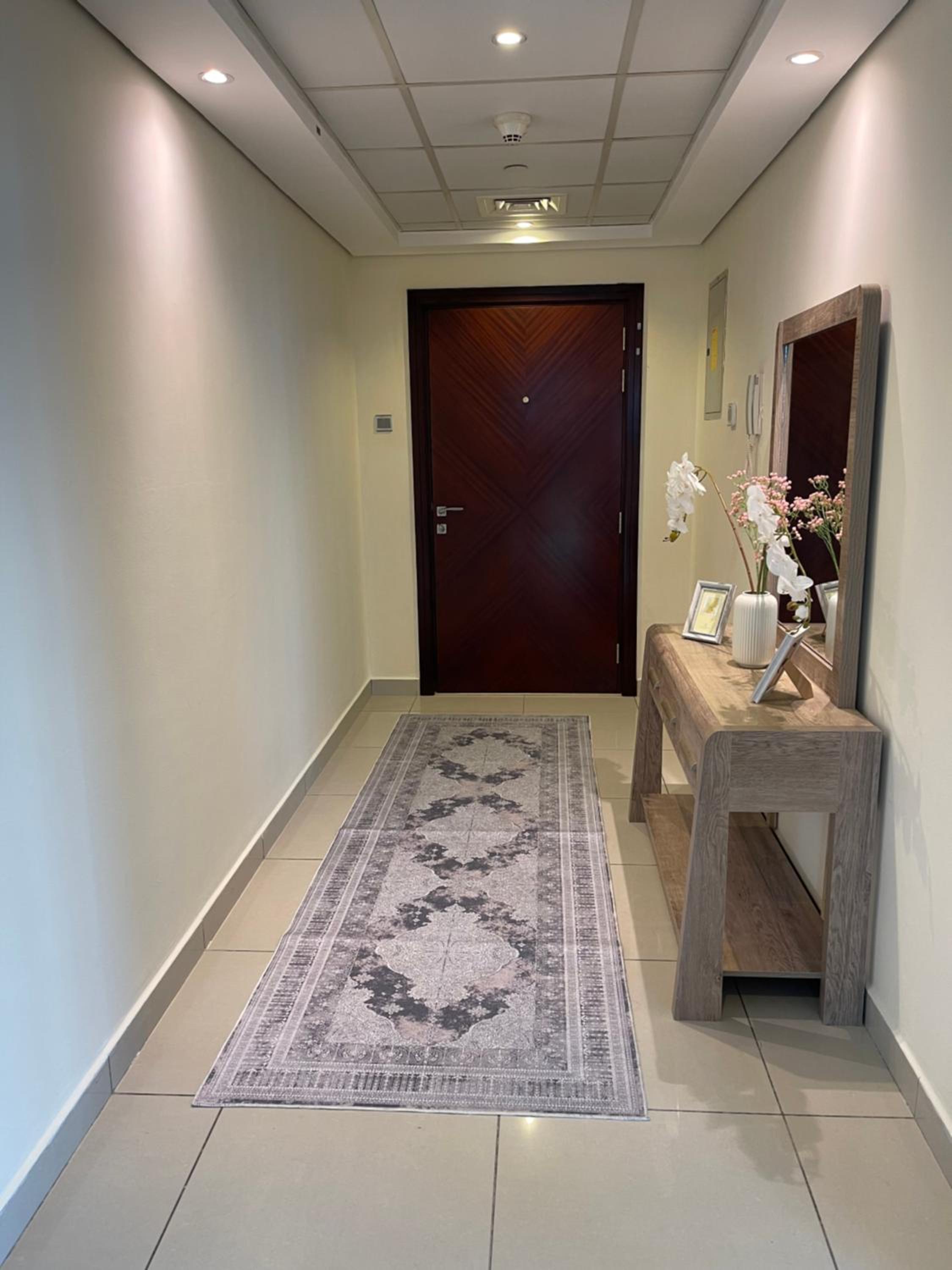 Bright Luxury 2BR Aprt Dubai Marina with Balcony & Free Parking