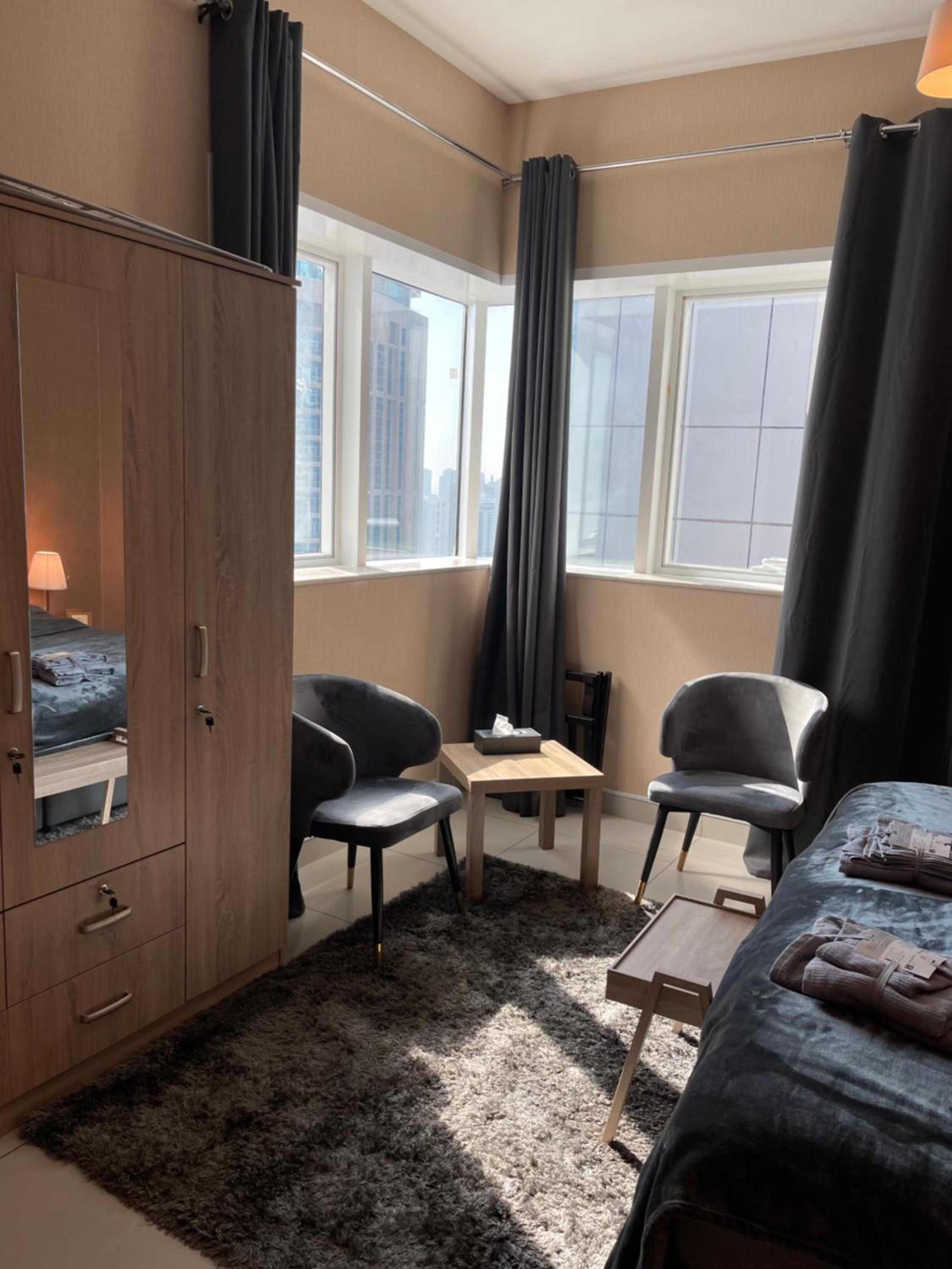 Bright Luxury 2BR Aprt Dubai Marina with Balcony & Free Parking