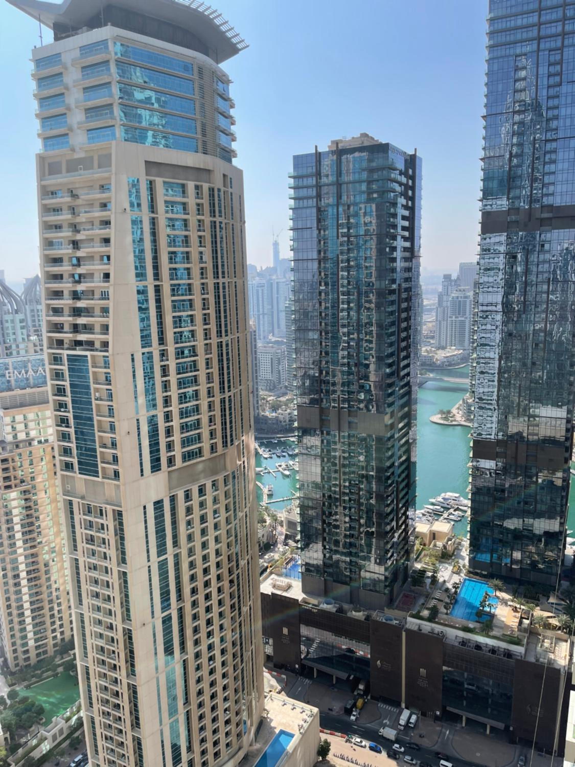 Bright Luxury 2BR Aprt Dubai Marina with Balcony & Free Parking