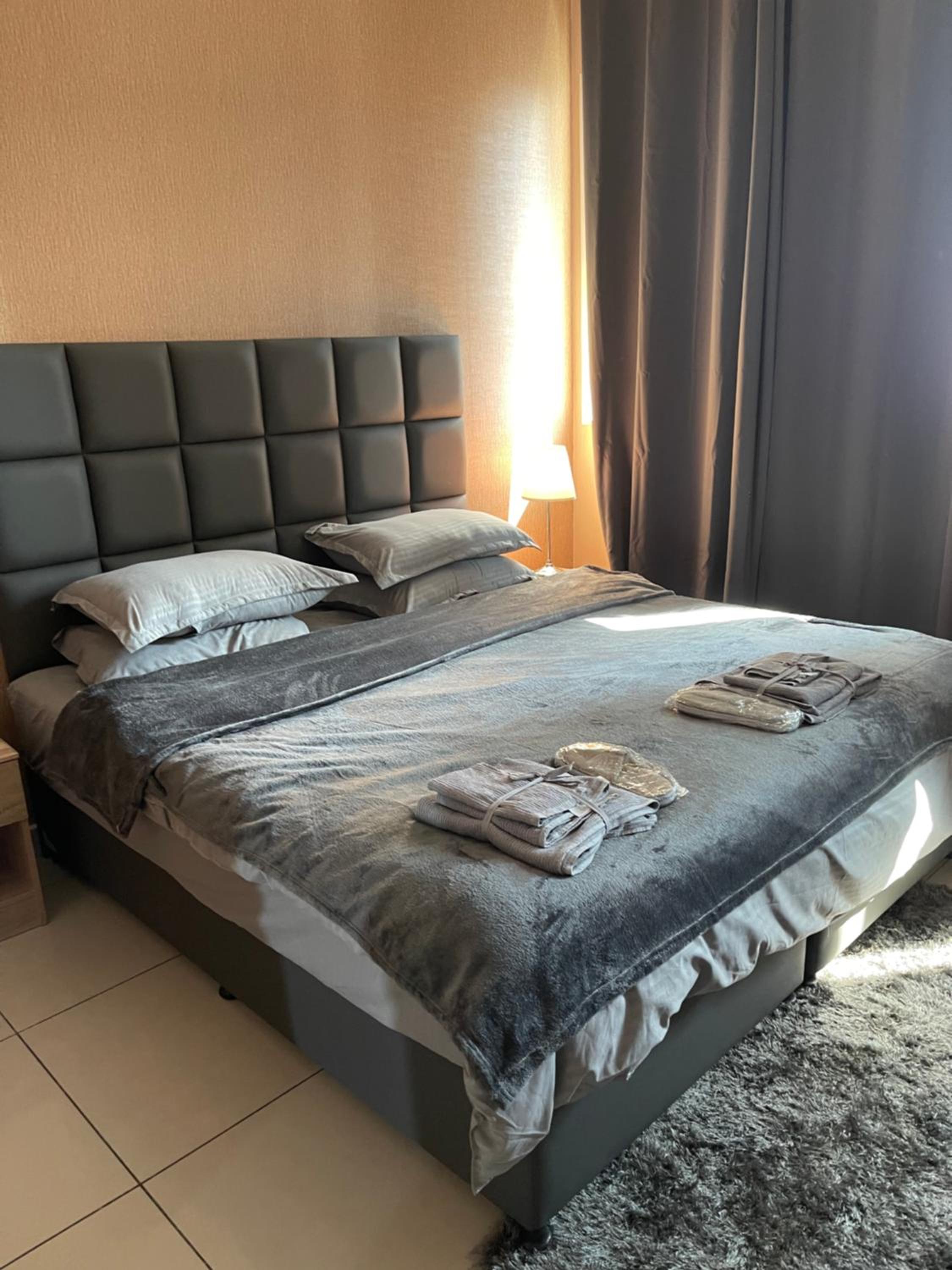 Bright Luxury 2BR Aprt Dubai Marina with Balcony & Free Parking