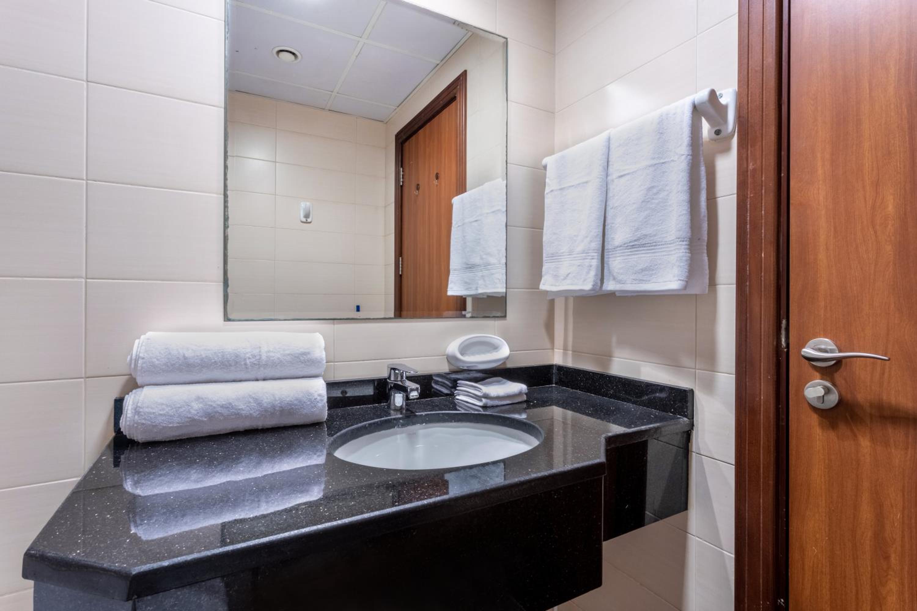 Live spacious 3BR apartment all En Suite & Balcony