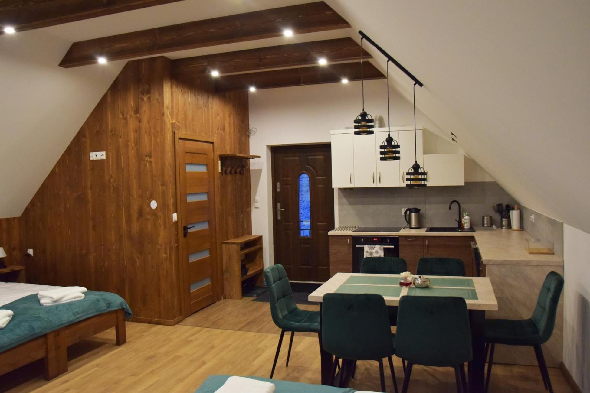 Apartament CEKO