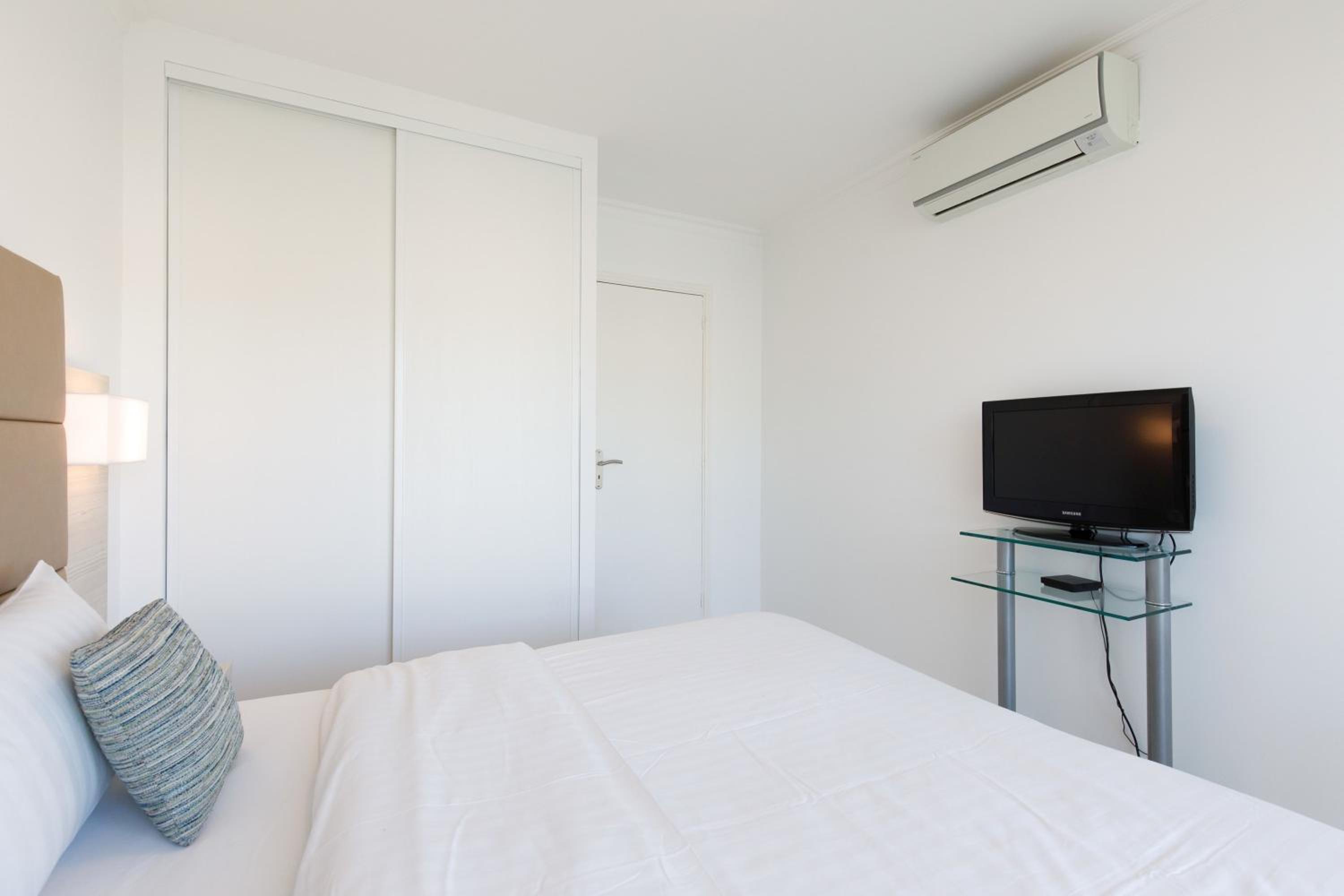 On La Croisette deluxe 2 bedrooms 2 baths photo 3