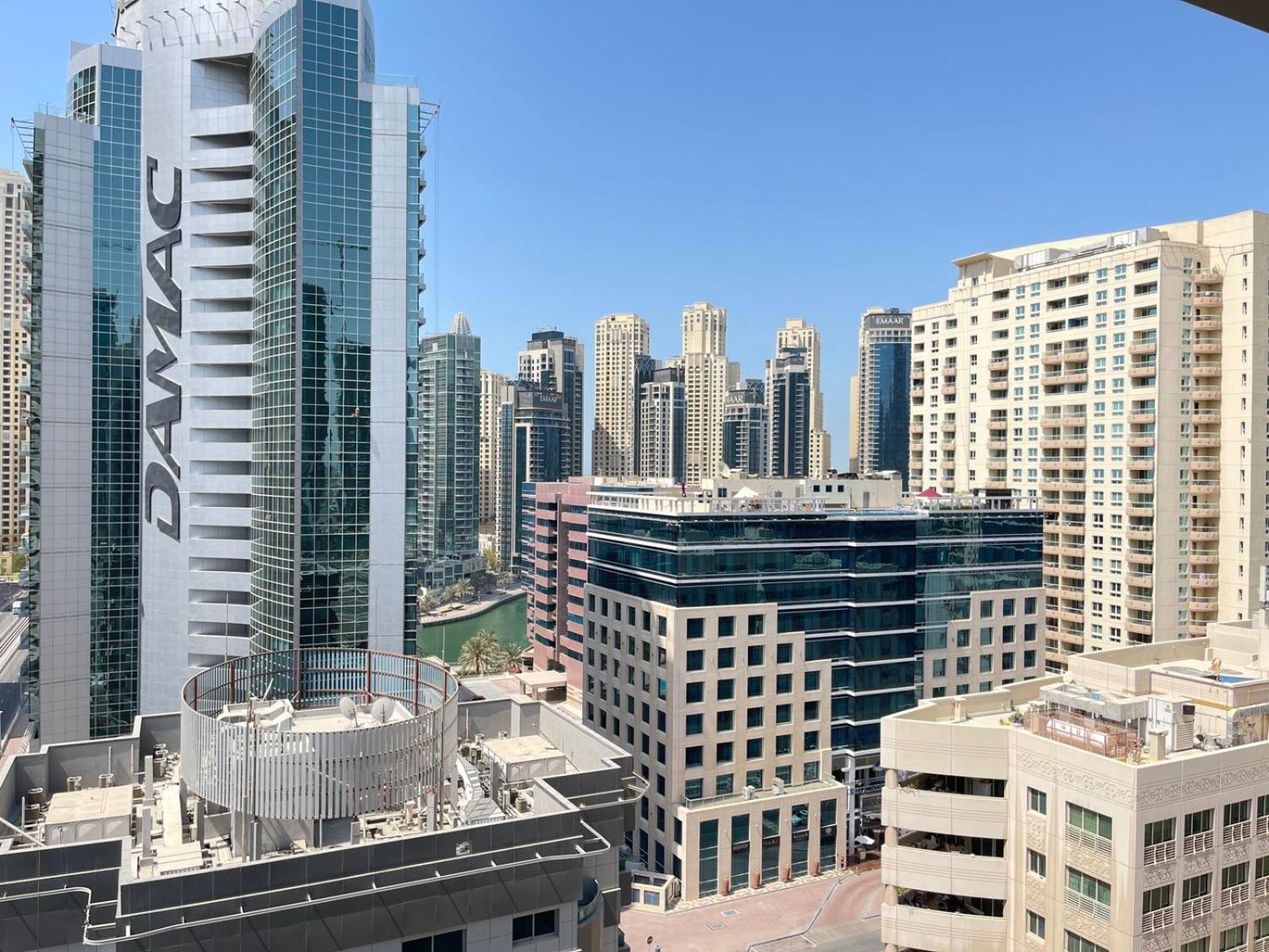 Luxury Room with Marina view close to JBR Beach and Metro with Shared Kitchen