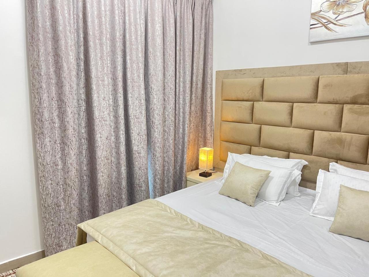 Dubai Vacations - Private gorgeous Room with Marina view with Shared Kitchen - Property Image 8