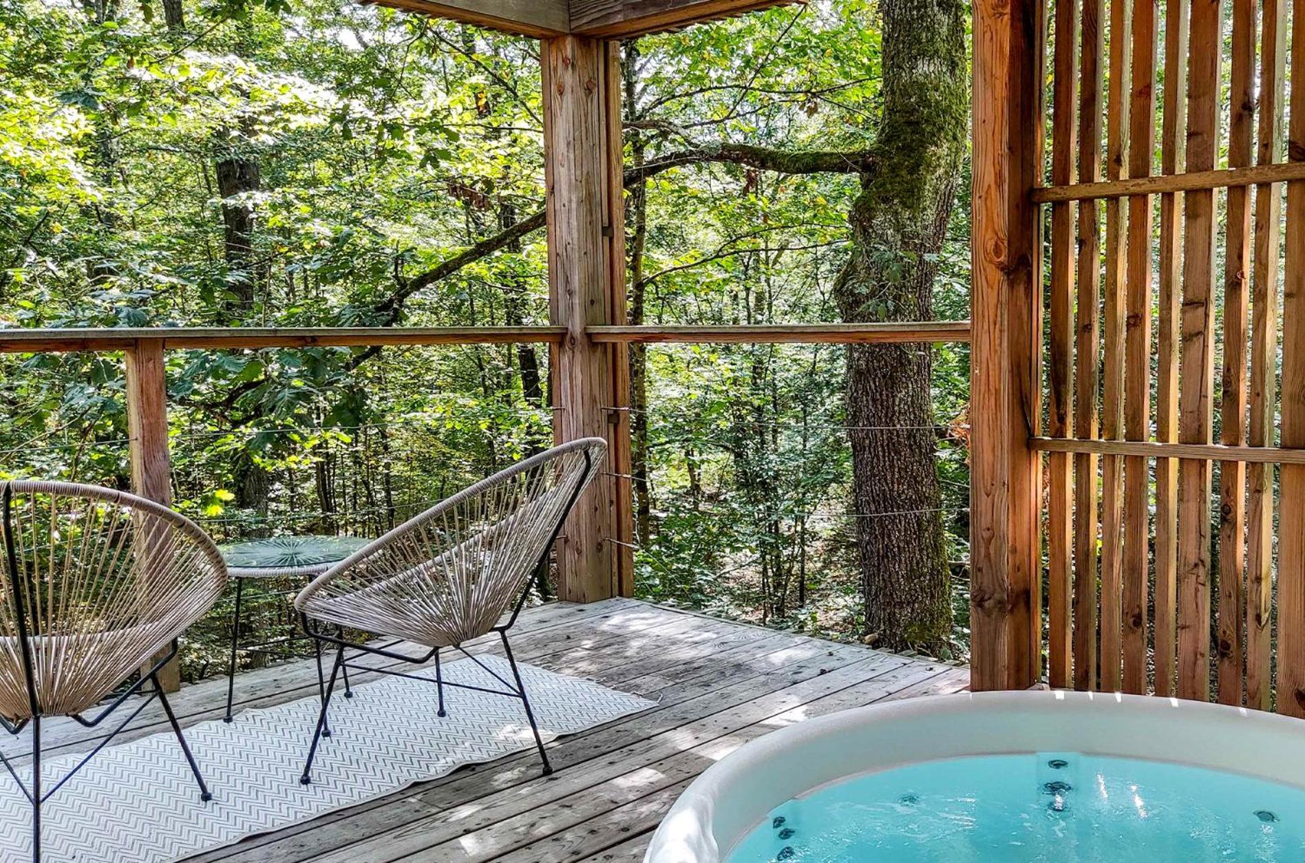 Loire Valley Lodges - Hotel 44