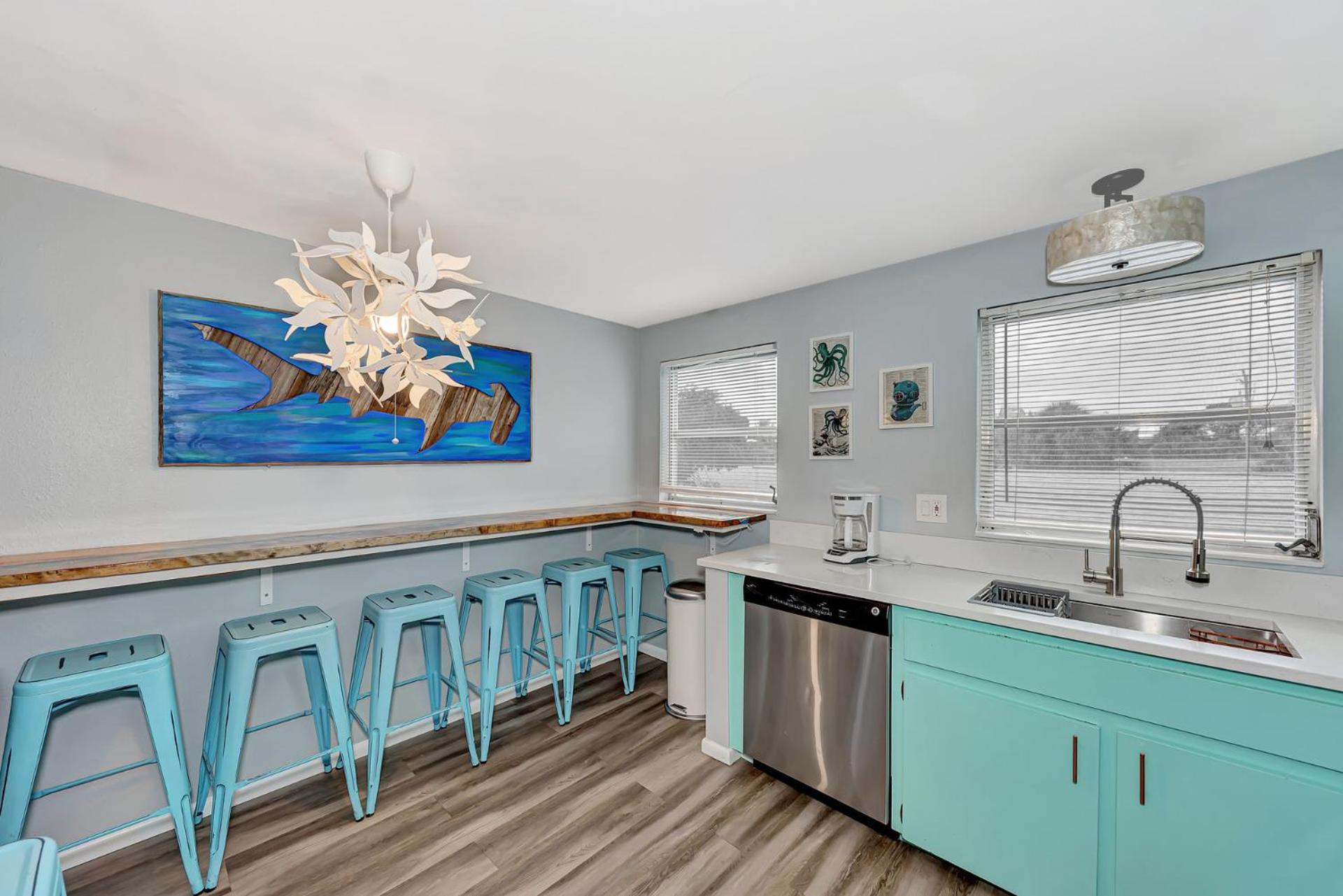 MERMAID HOUSE WITH POOL JACUZZI STEPS to SIESTA KEY BEACH view 2